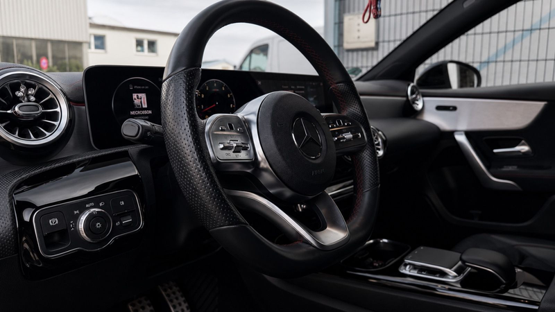 Mercedes-Benz A 250 AMG LINE / GARANTIE / AMBIENTE / CARPLAY — photo 14