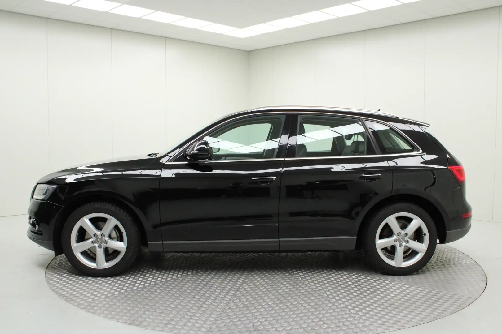 Audi Q5 2.0 TDI 150 pk Business line | 19 Inch | Trekhaak Noir - 2