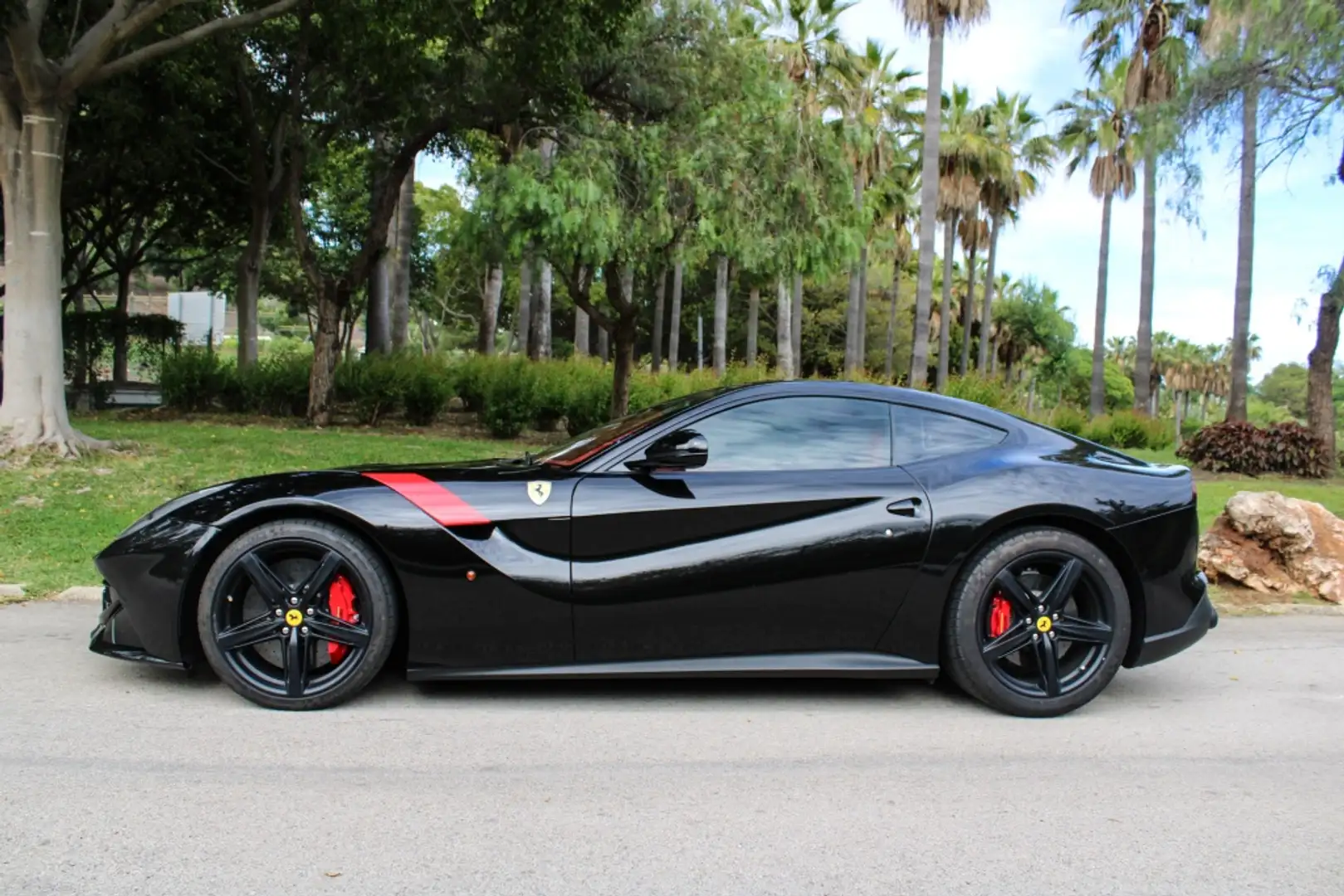 Ferrari F12 F12berlinetta Schwarz - 2