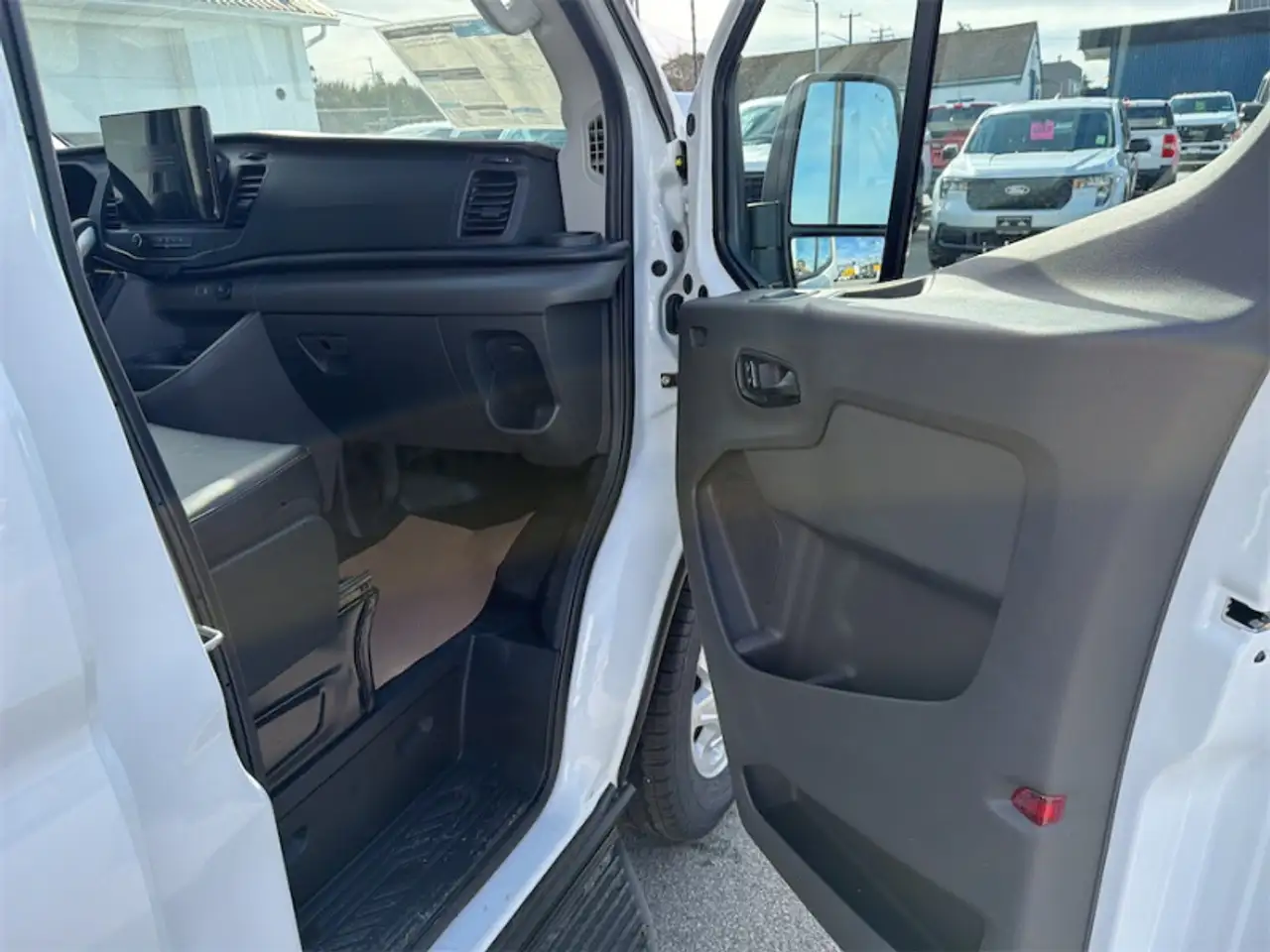 Ford Transit Cargo Van снимка Ford Transit Cargo Van