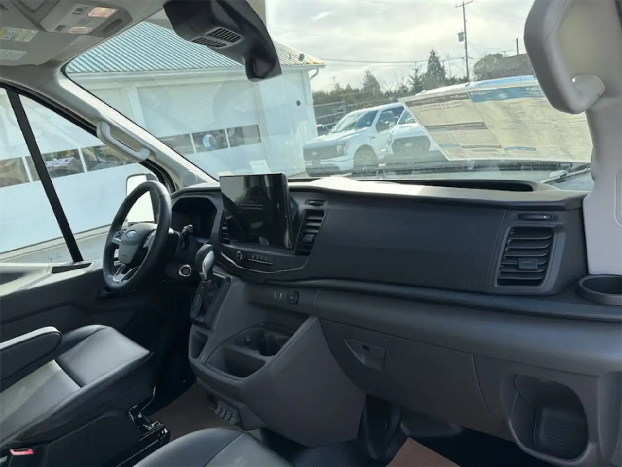 Ford Transit Cargo Van снимка Ford Transit Cargo Van