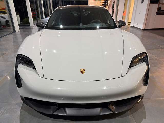 Porsche Taycan GTS/MY24/CarbonAero/HuD/HA-Lenkung/Kreide