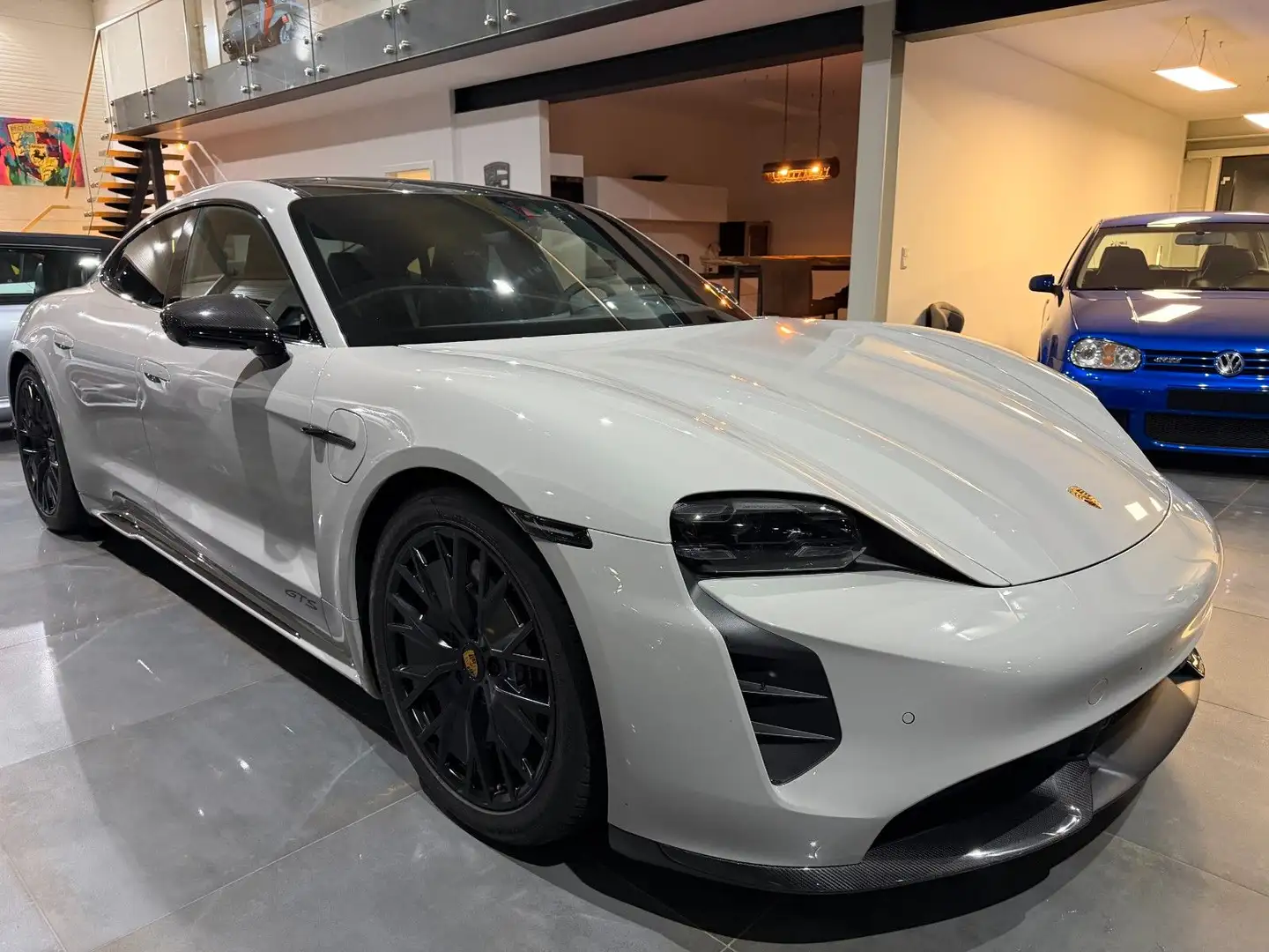 Porsche Taycan GTS/MY24/CarbonAero/HuD/HA-Lenkung/Kreide Grau - 1