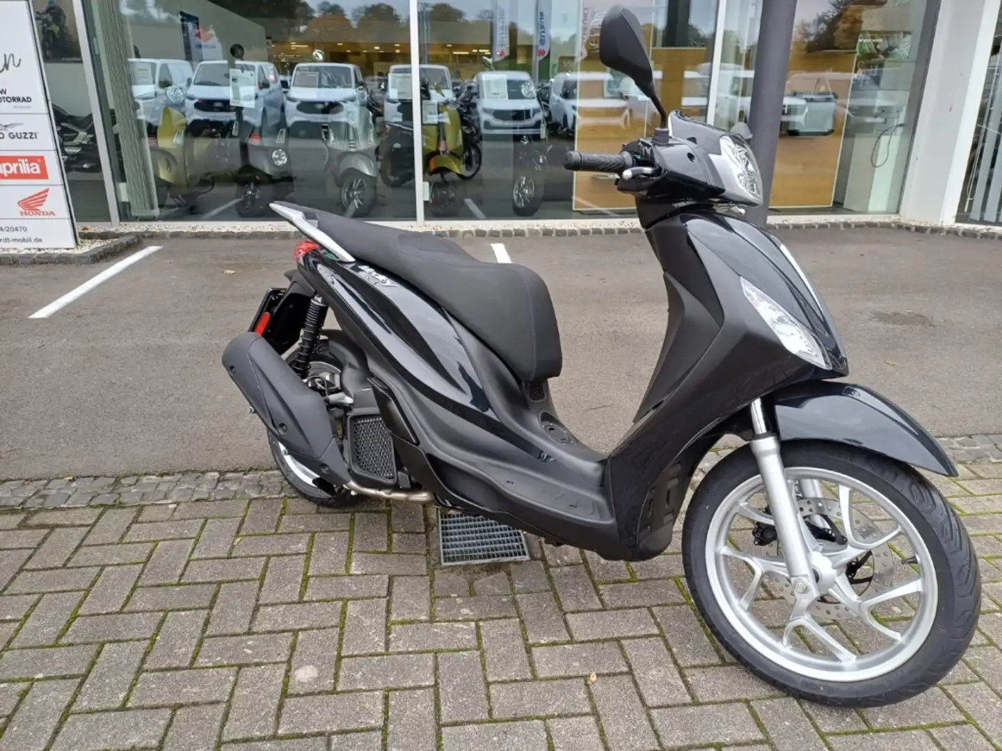 Piaggio Medley 125 E5+, 4 Jahre Garantie Noir - 2