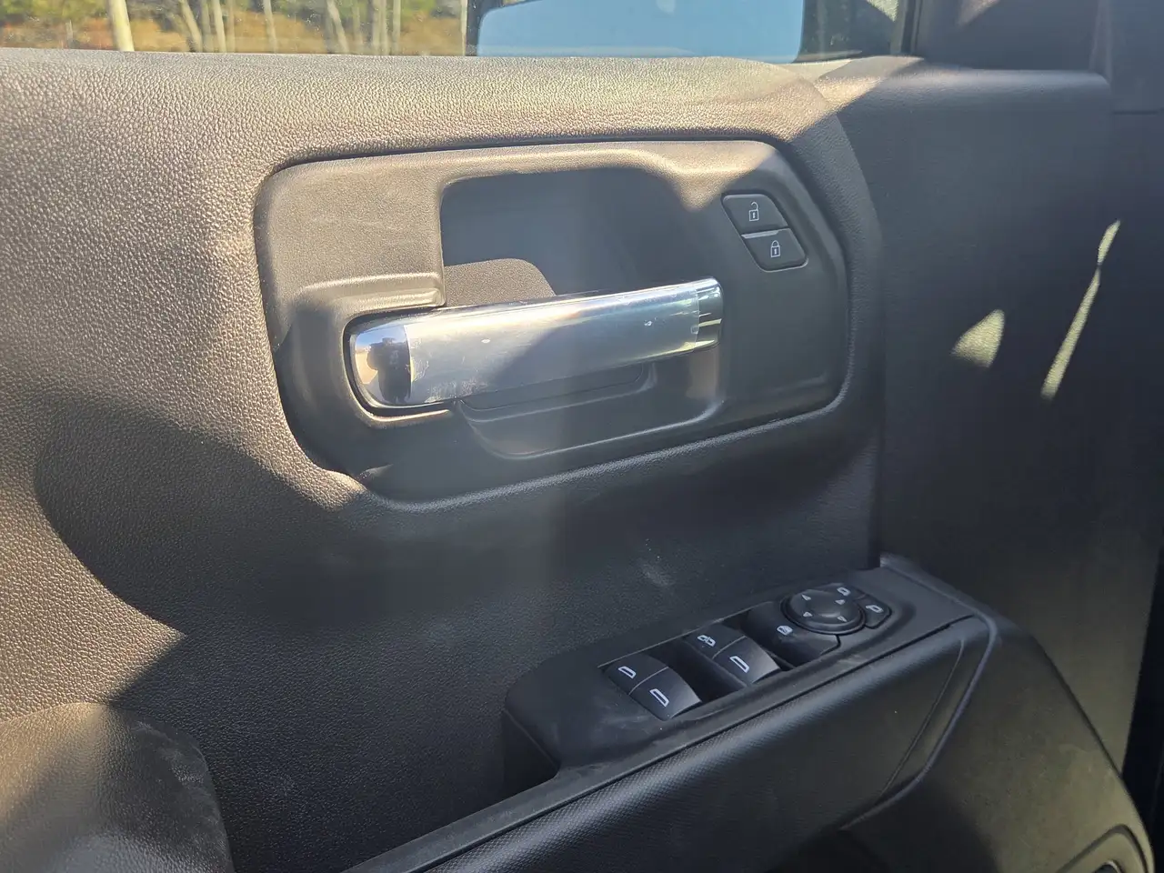 Chevrolet Silverado 1500 снимка Chevrolet Silverado 1500