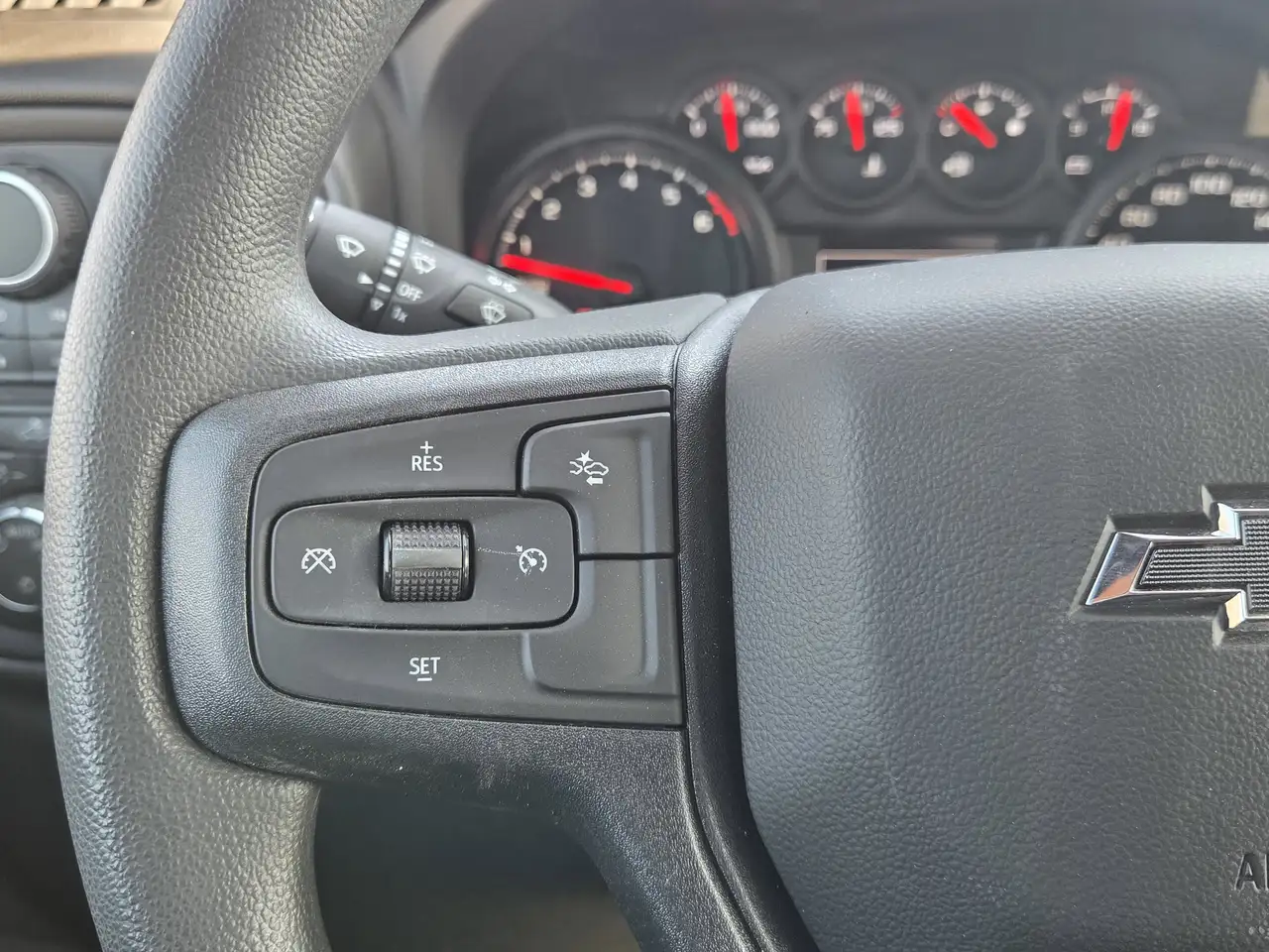 Chevrolet Silverado 1500 снимка Chevrolet Silverado 1500