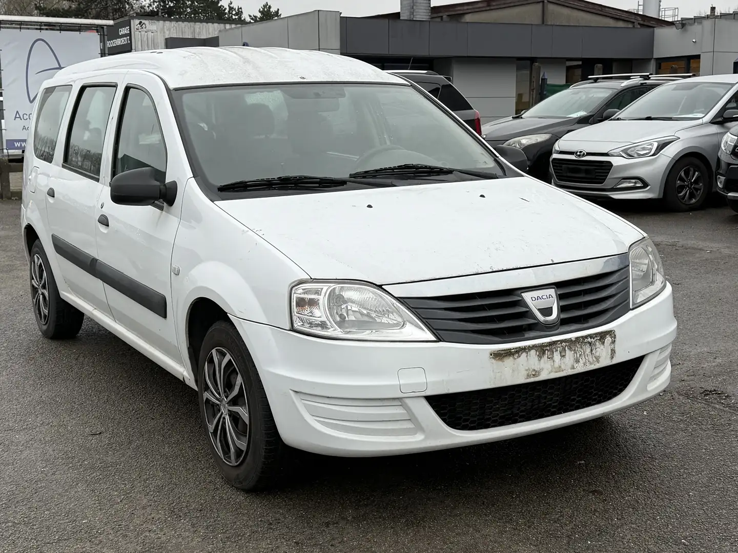 Dacia Logan Break 1.6 Ambiance 5pl. Weiß - 2