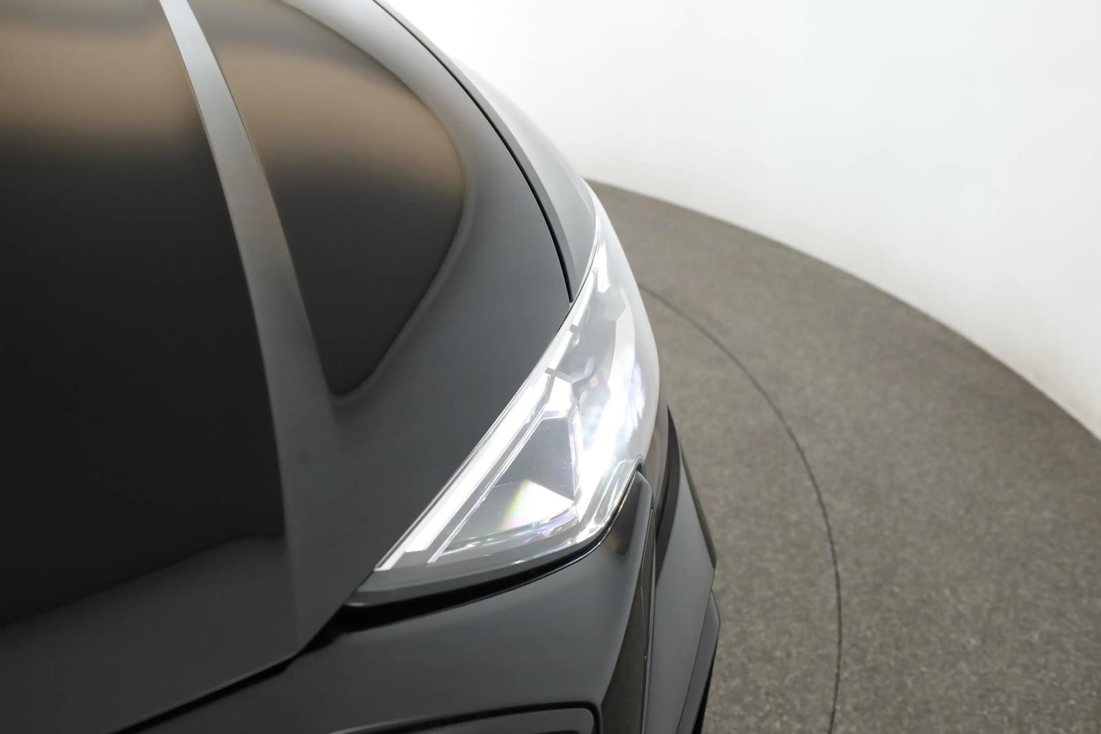 Audi SQ8 TFSI Facelift Leder Matrix Pano BangO ACC 23 — photo 9