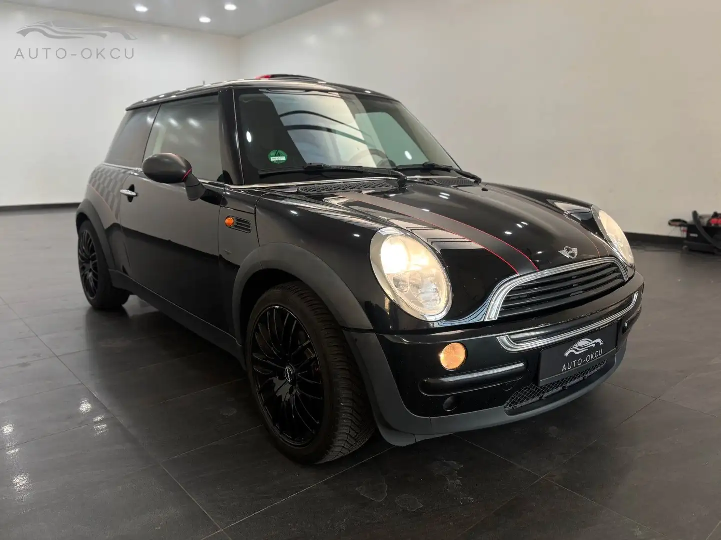 MINI One Mini One /XENON /AMBIENTE /HU:05/2027 Schwarz - 2