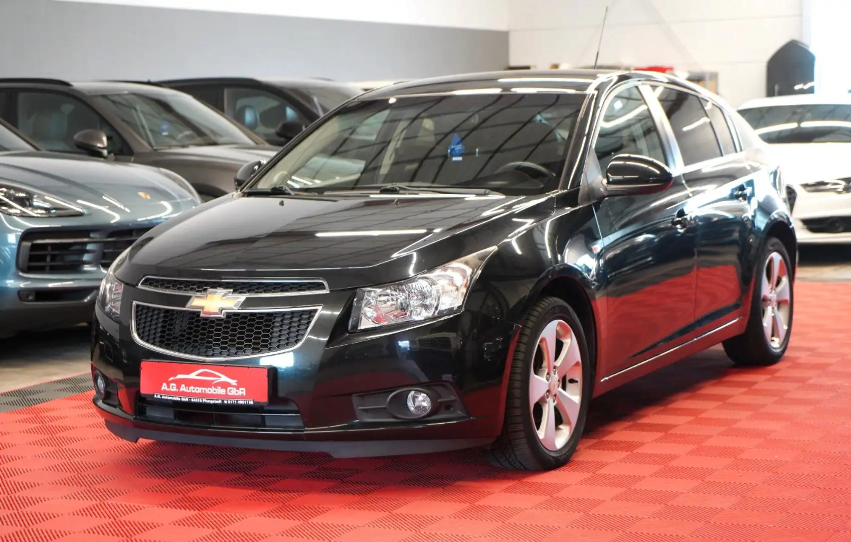 Chevrolet Cruze 1.8 Lim Hatchback LTZ 2.Hand*Tempomat*PDC* Schwarz - 1