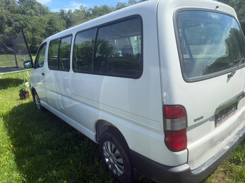 Toyota Hiace 2.5 Turbo D-4D VX — photo 2