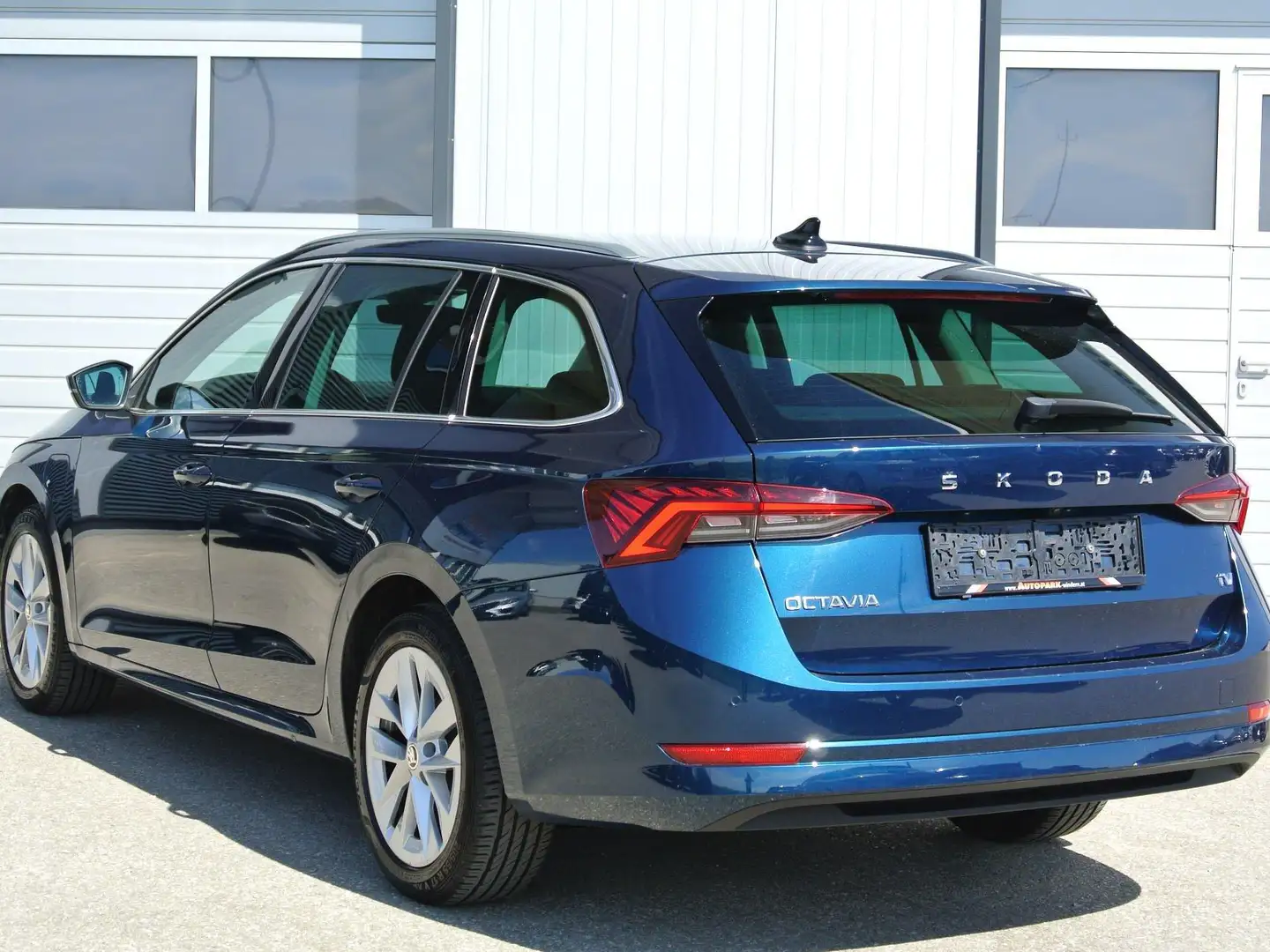Skoda Octavia Kombi 1.4 TSI IV Hybird DSG Style * LED * NAVI* Blau - 2