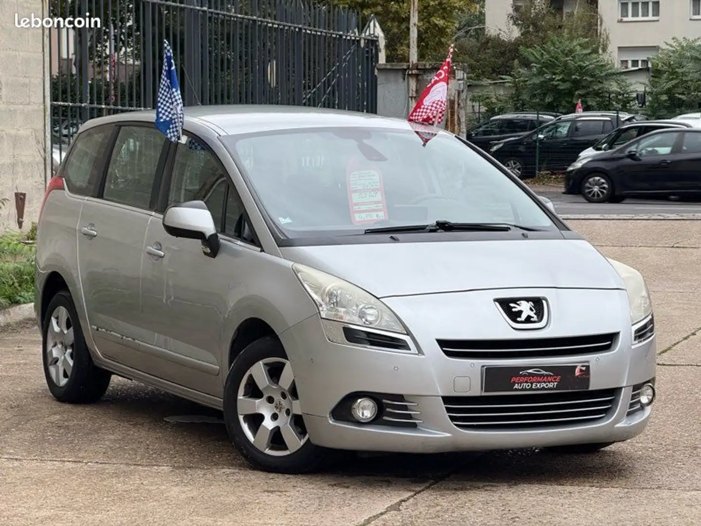 Peugeot 5008 1.6 HDi 110CV 7 PLACES Année 05-2013 198.000KM Certifié Garantie 3 Mois à 4990 euro Grau - 2