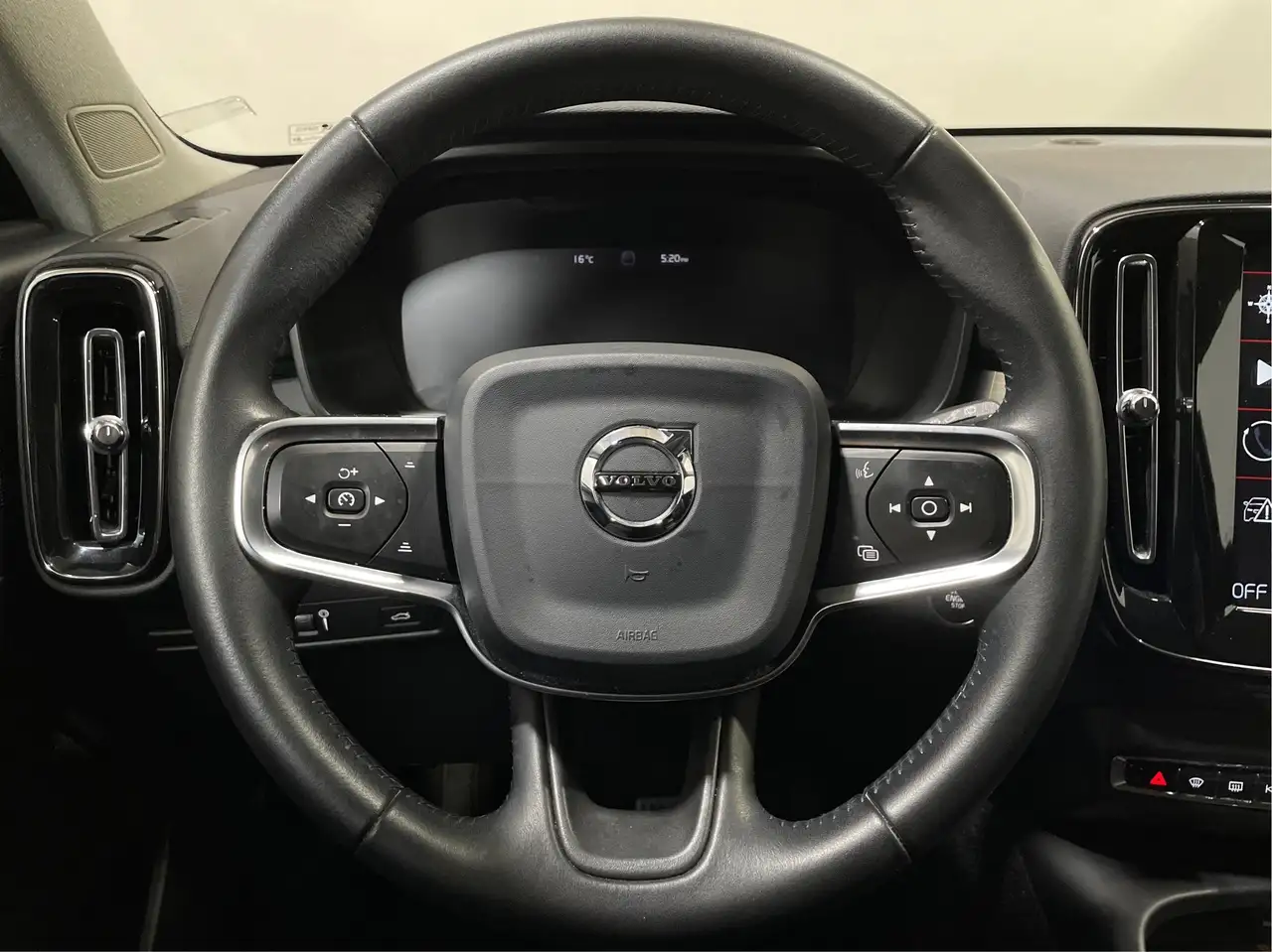 Volvo XC40 снимка Volvo XC40