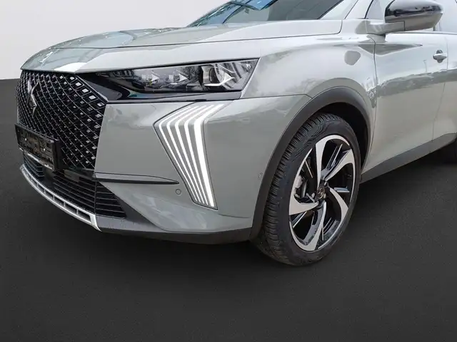 DS Automobiles DS 7 Crossback view 9