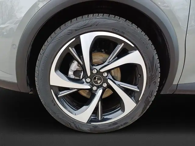 DS Automobiles DS 7 Crossback view 8