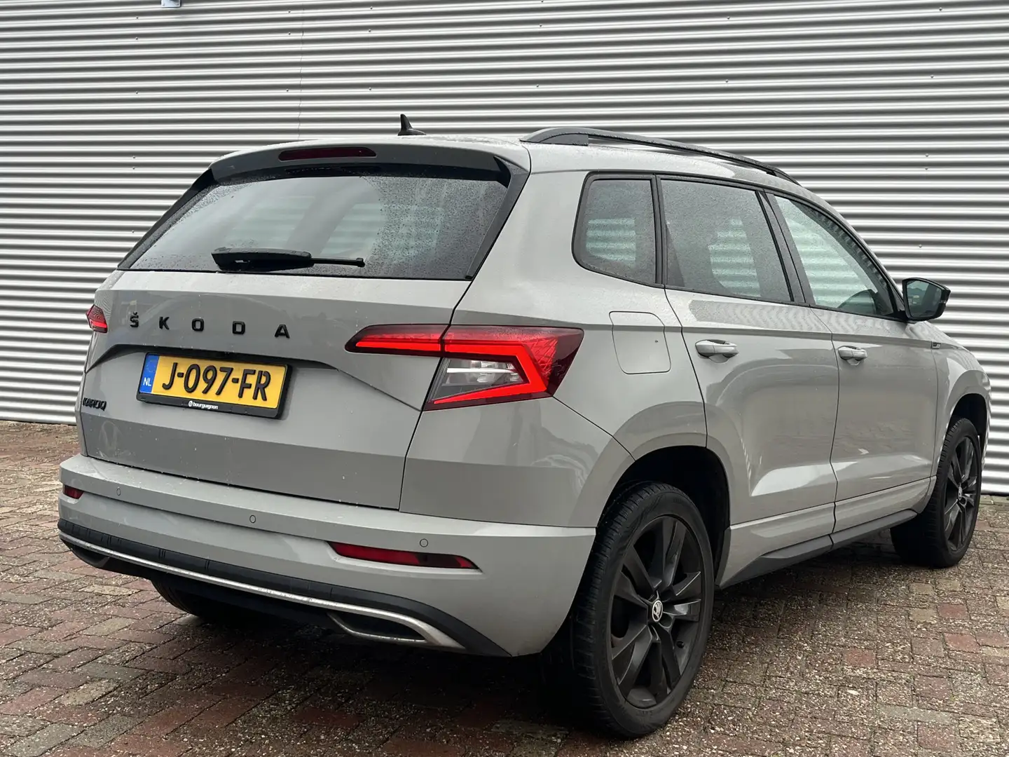 Skoda Karoq 1.5 TSI ACT Sportline Business | Nieuw Binnen! | A Gris - 2