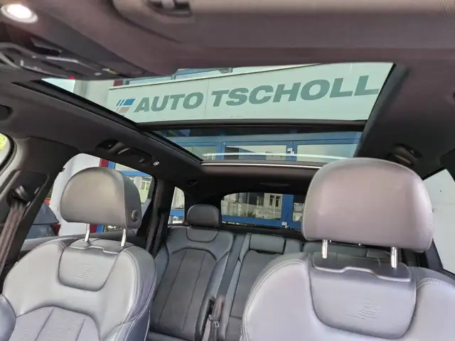 Audi Q7 view 14