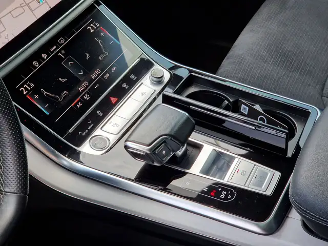 Audi Q7 view 15