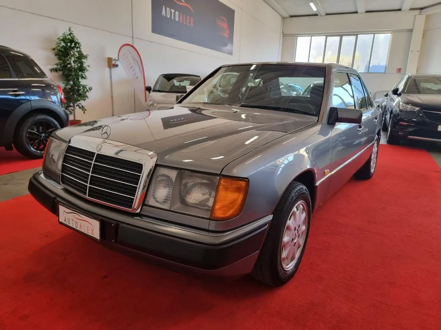 Mercedes-Benz E 200 200 GPL iscritta ASI Gri - 1