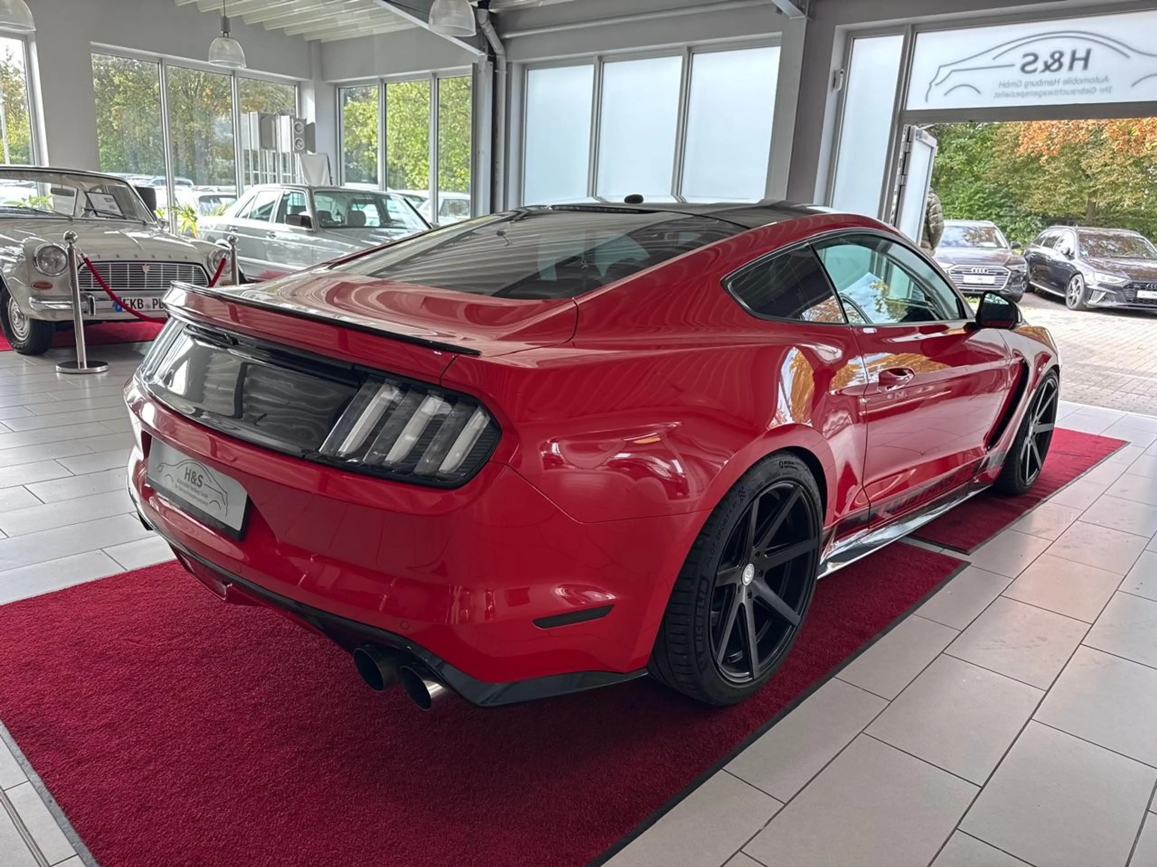Ford Mustang GT Fastback — photo 4