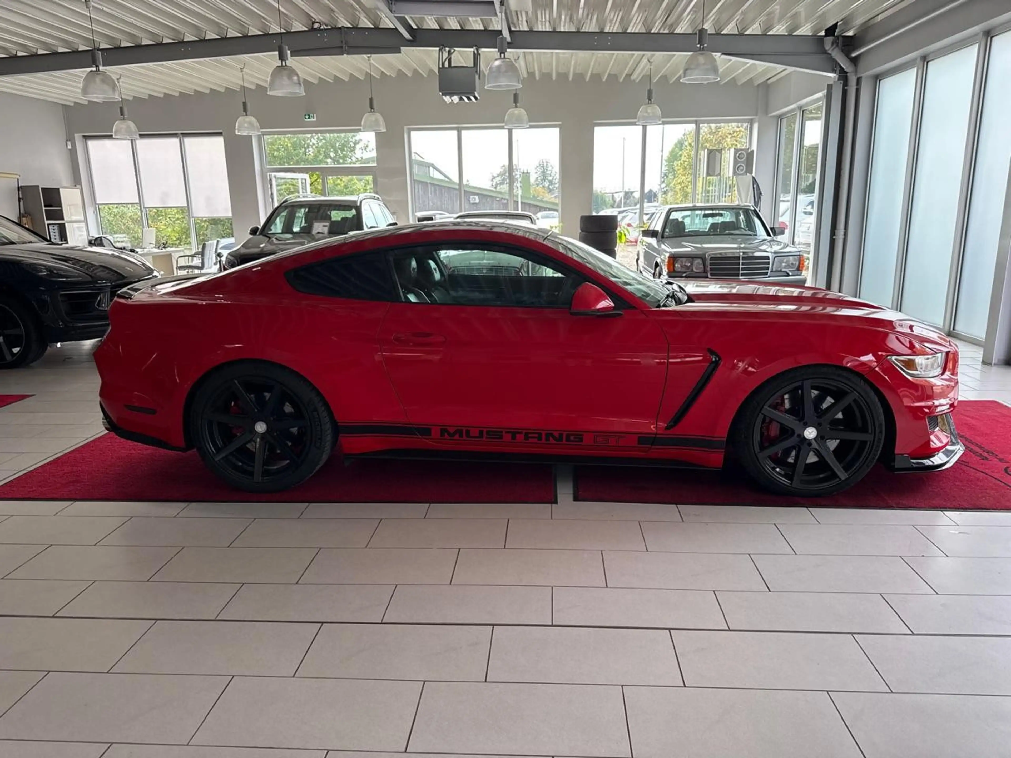Ford Mustang GT Fastback — photo 7