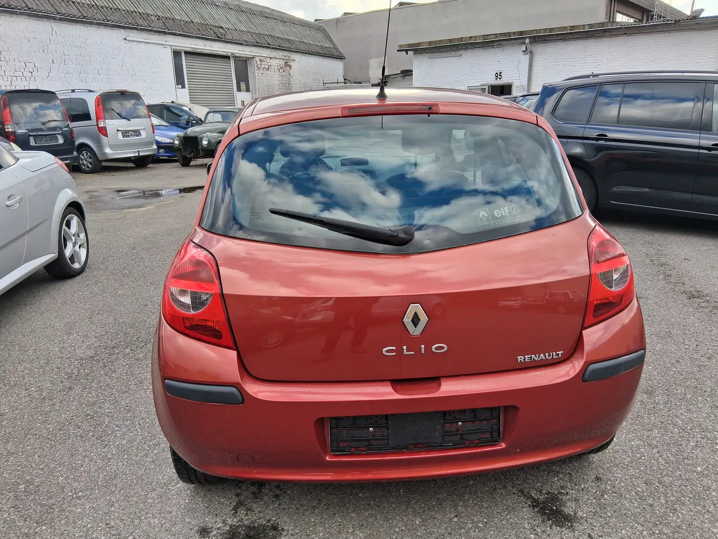 Renault Clio Clio  3-Türer 1.2 16V Edition Dynamique Rot - 2
