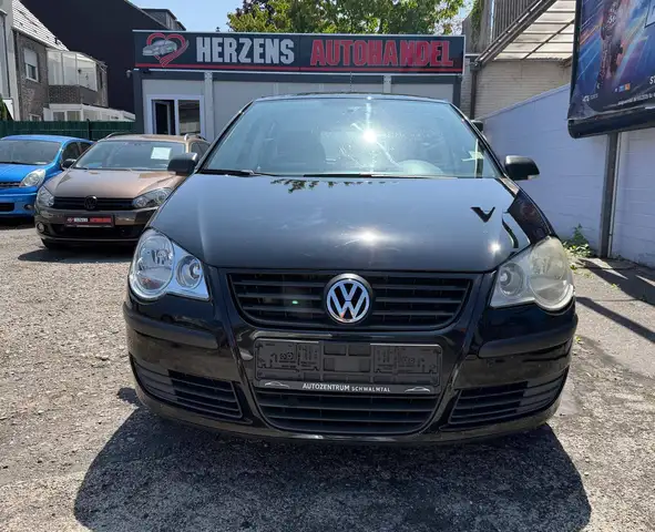 Volkswagen Polo view 2