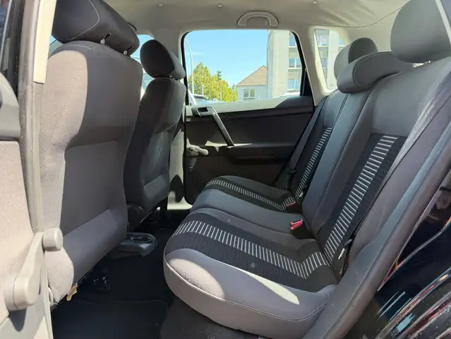 Volkswagen Polo view 12