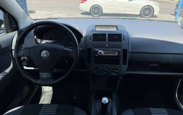 Volkswagen Polo view 11