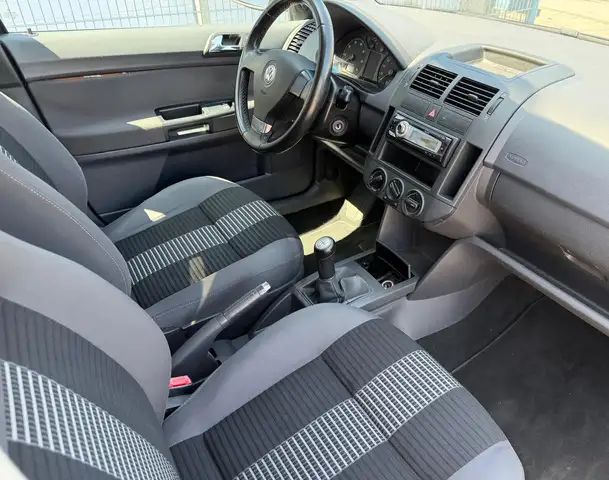 Volkswagen Polo view 10