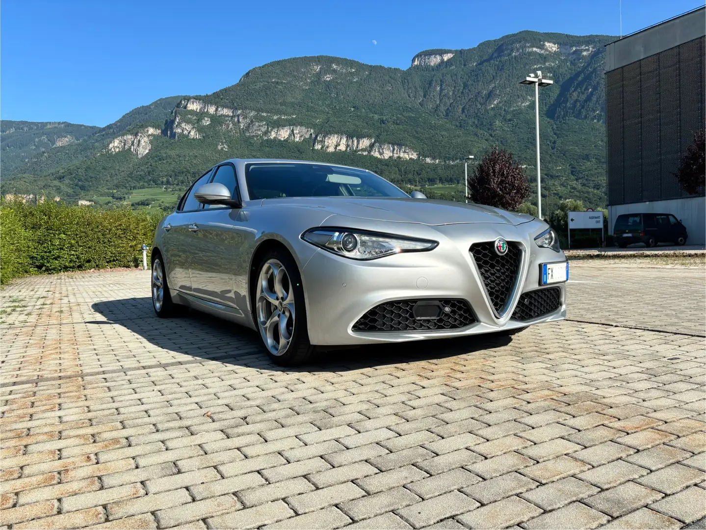 Alfa Romeo Giulia Giulia 20162.2 t Executive 160cv auto my19 Zilver - 1