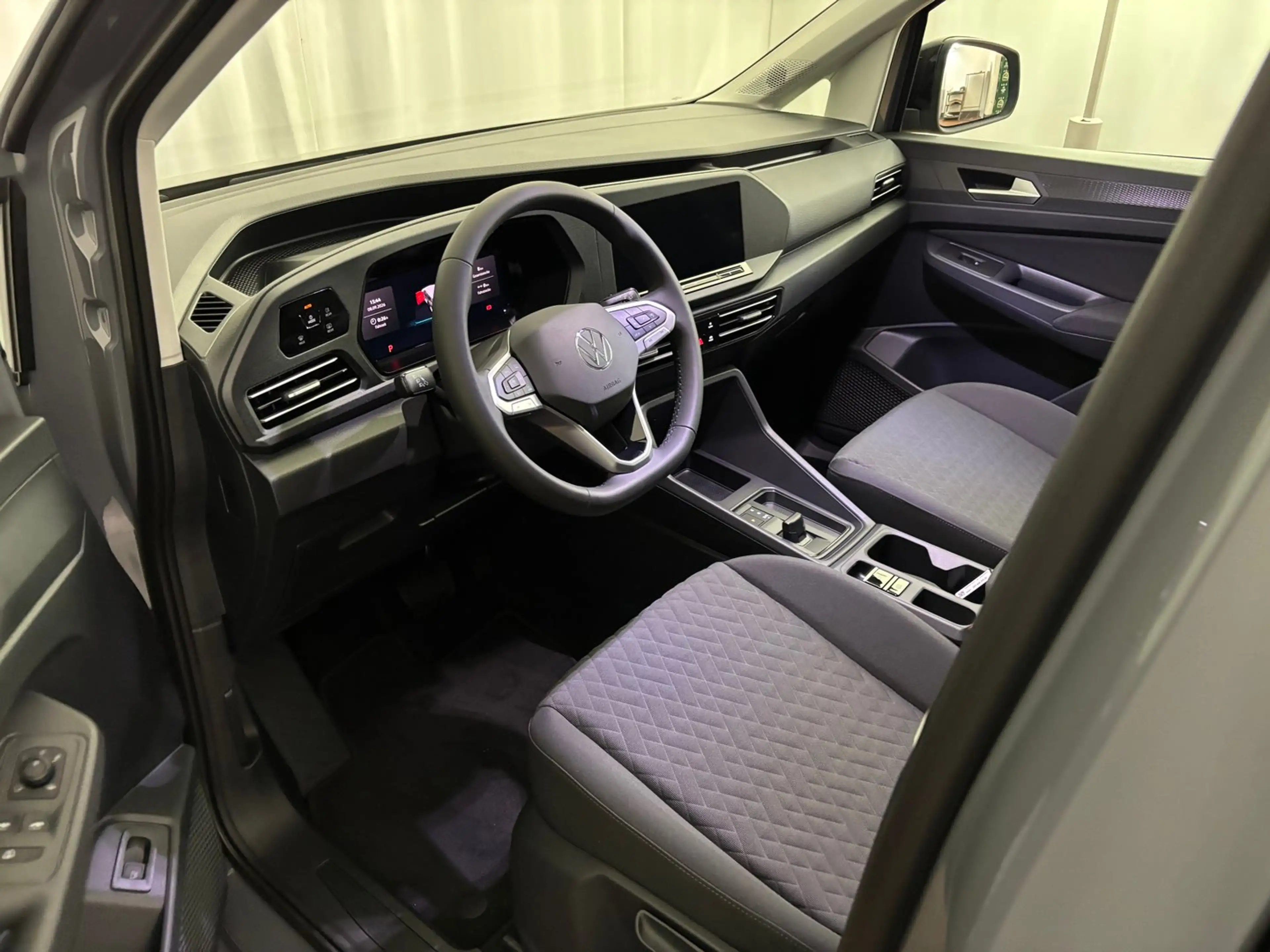 Volkswagen Caddy Dark Label eHybrid 110 kW — photo 9