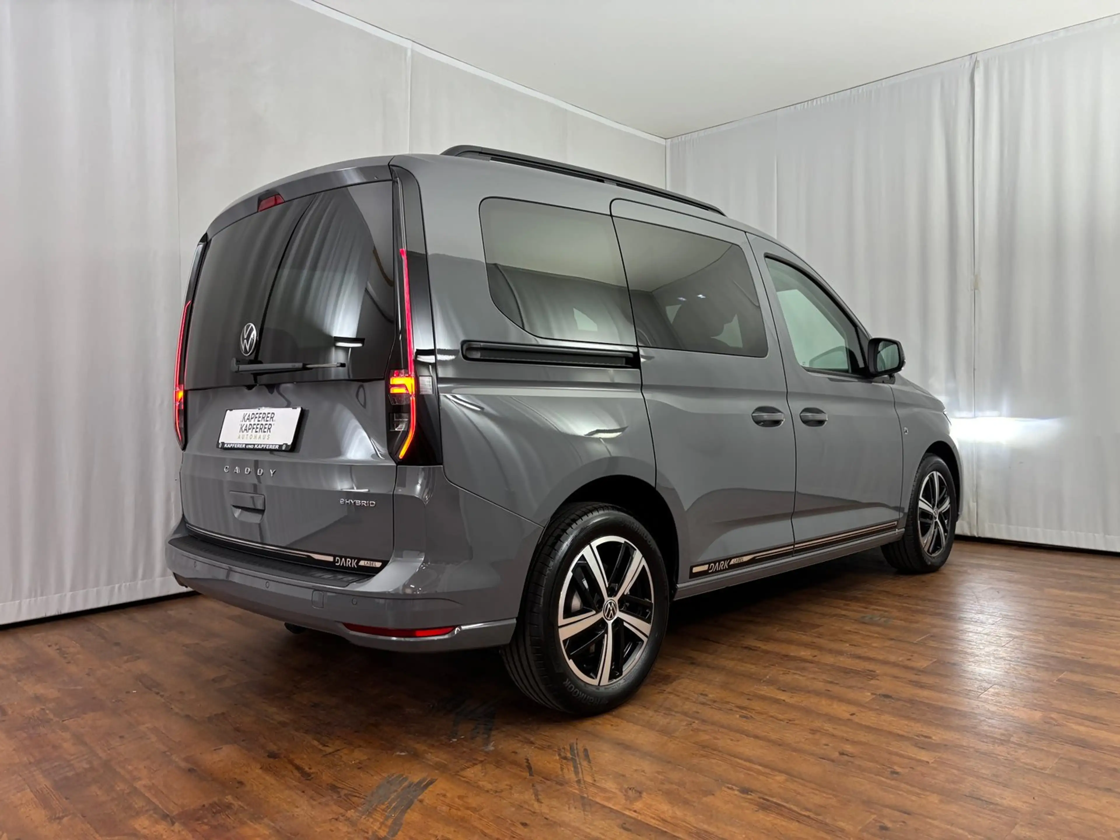 Volkswagen Caddy Dark Label eHybrid 110 kW — photo 13