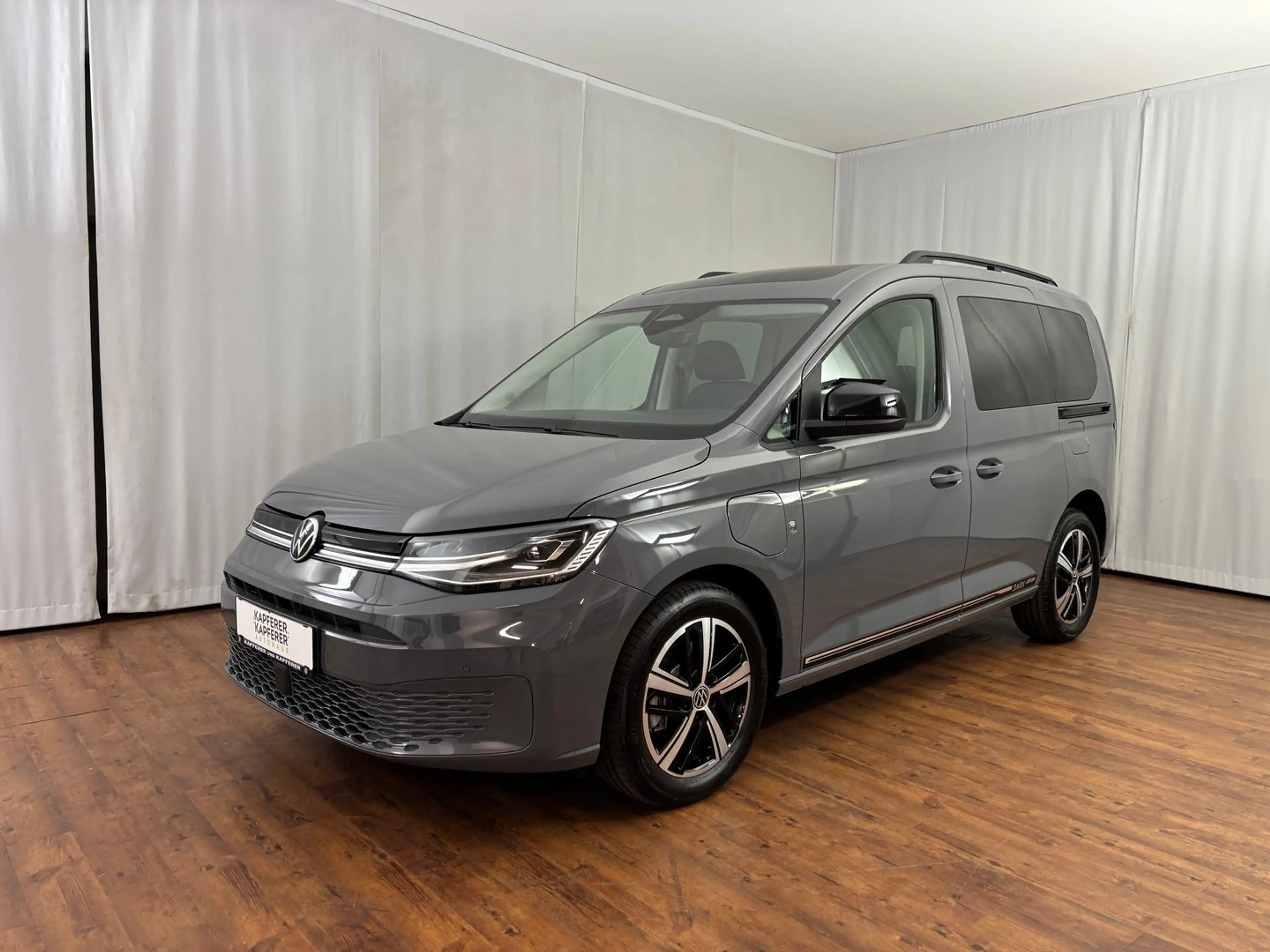 Volkswagen Caddy Dark Label eHybrid 110 kW — photo 2