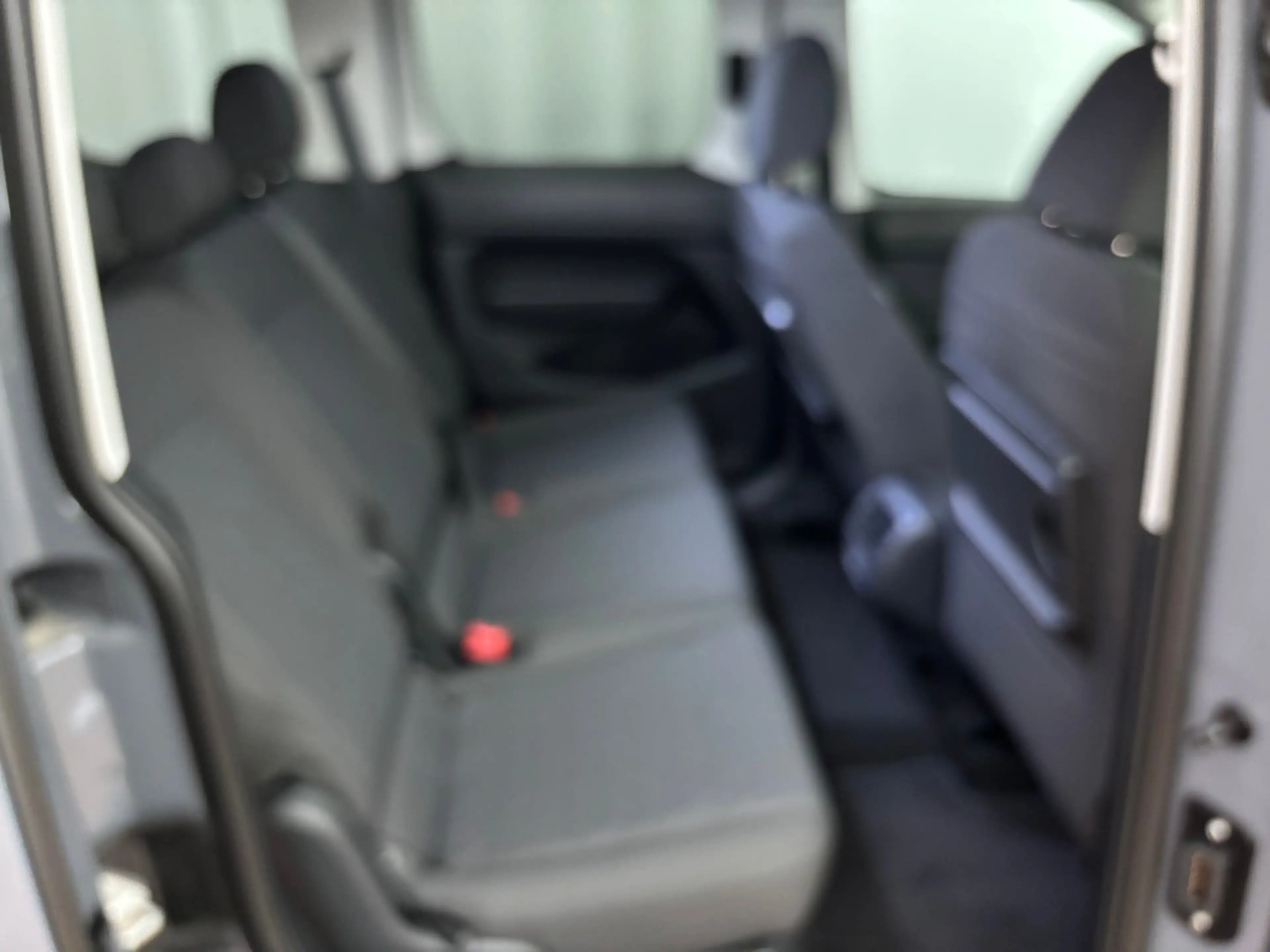 Volkswagen Caddy Dark Label eHybrid 110 kW — photo 6