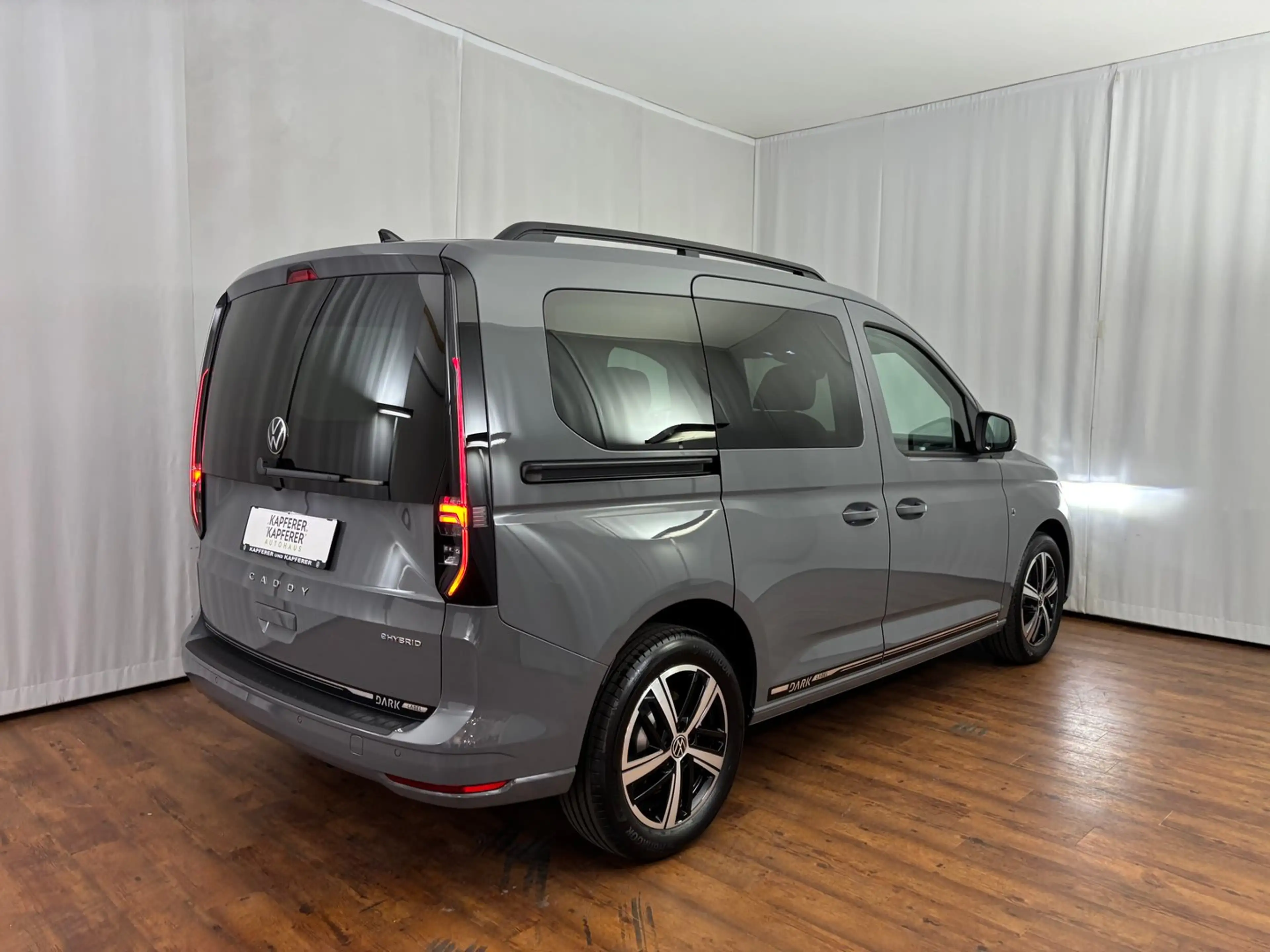 Volkswagen Caddy Dark Label eHybrid 110 kW — photo 12