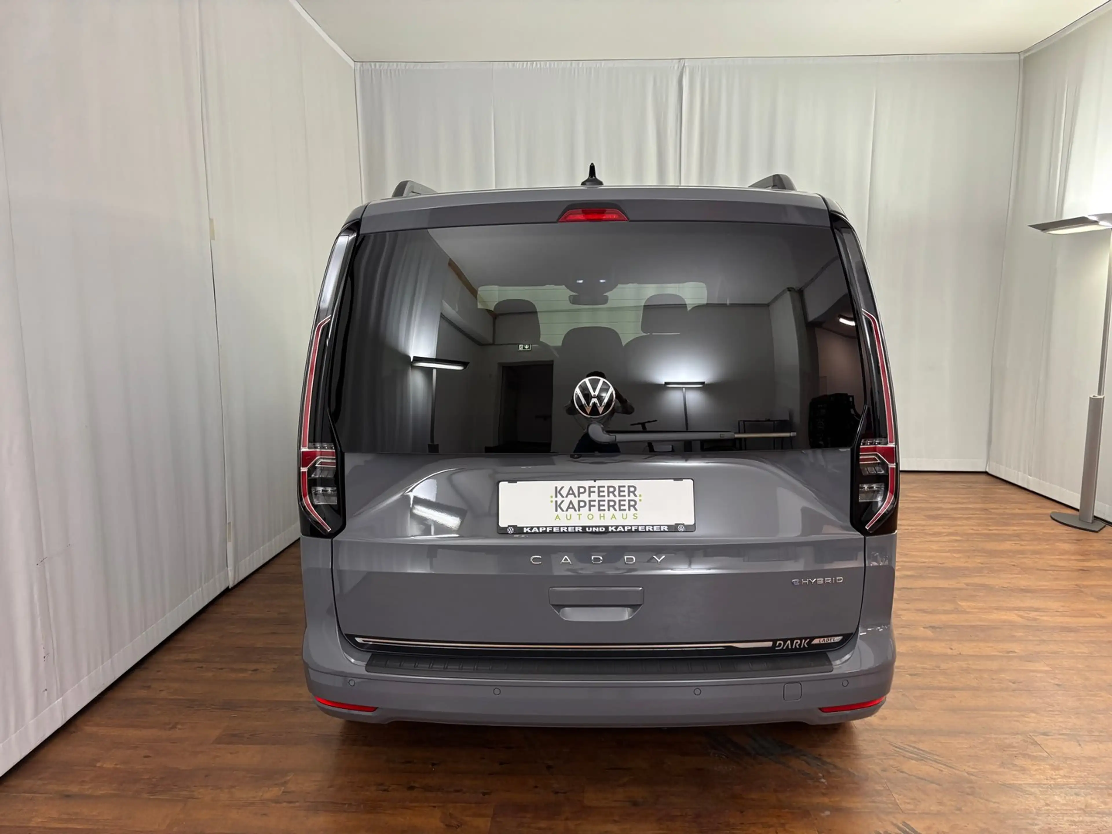 Volkswagen Caddy Dark Label eHybrid 110 kW — photo 11