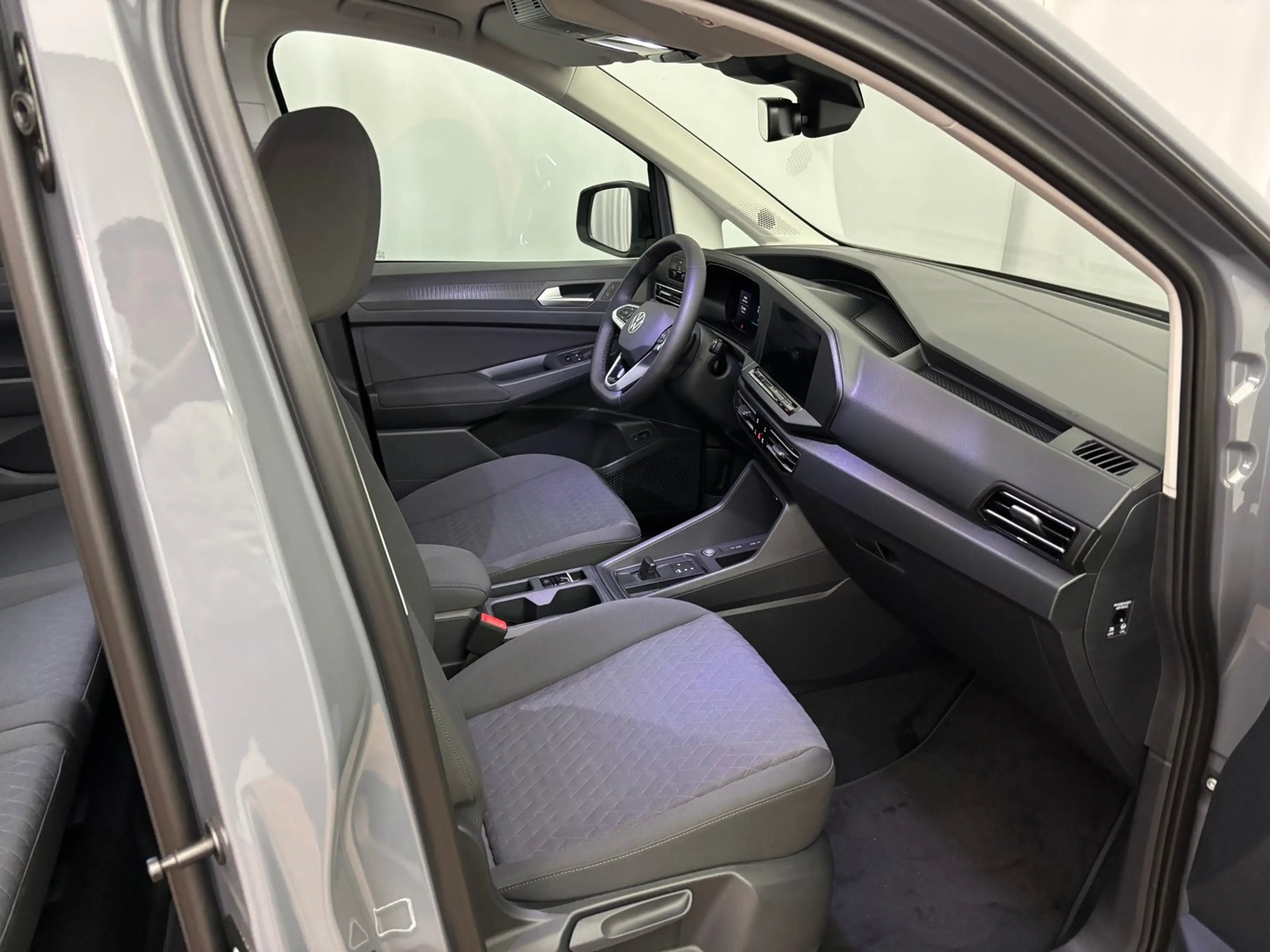 Volkswagen Caddy Dark Label eHybrid 110 kW — photo 8