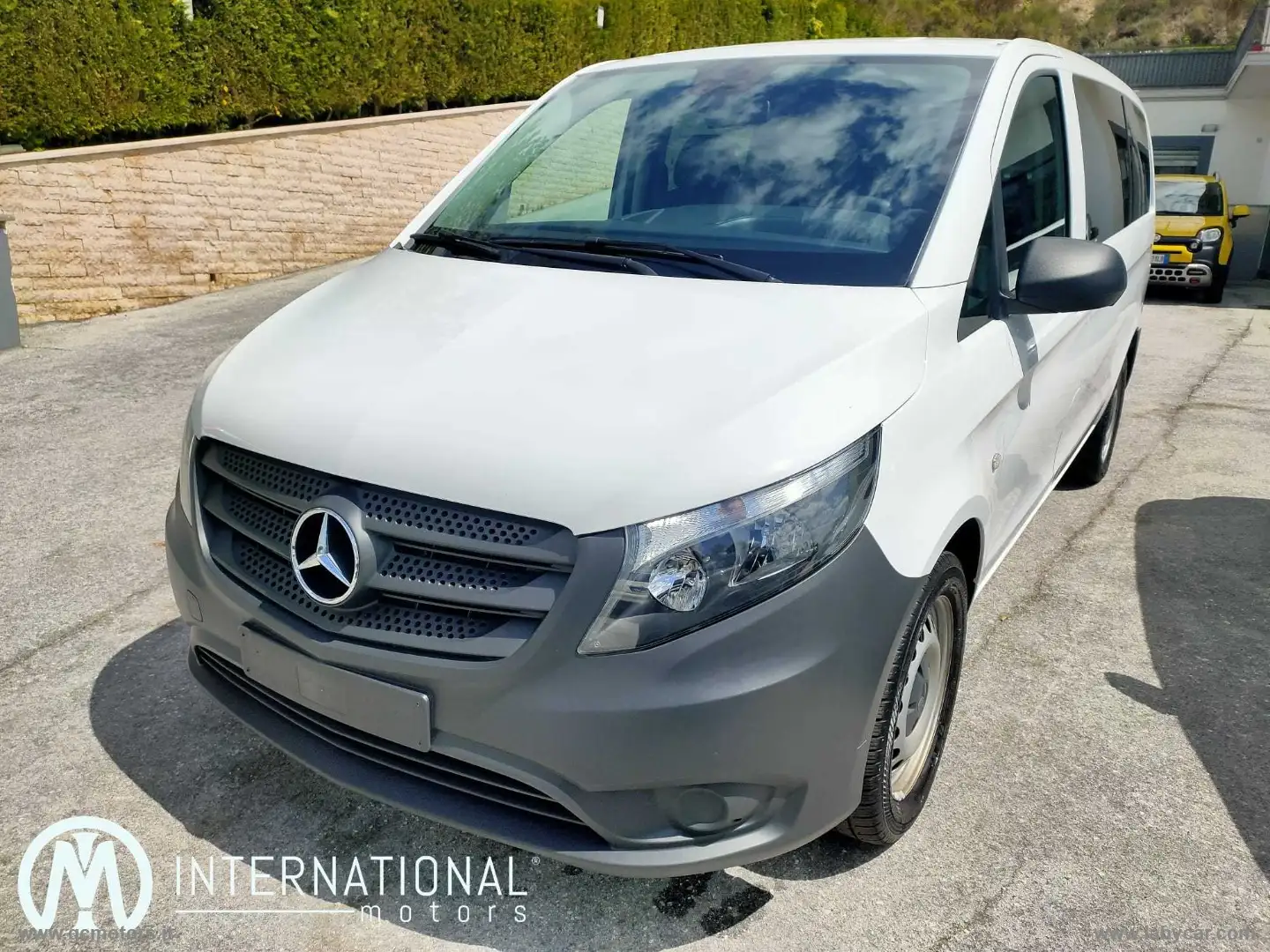 Mercedes-Benz Vito 2.0 114 CDI PL Tourer Pro ExLong Bílá - 1