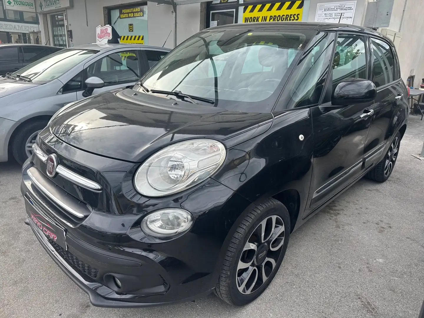Fiat 500L 500L Wagon 1.4 95 CV Urban Zwart - 1
