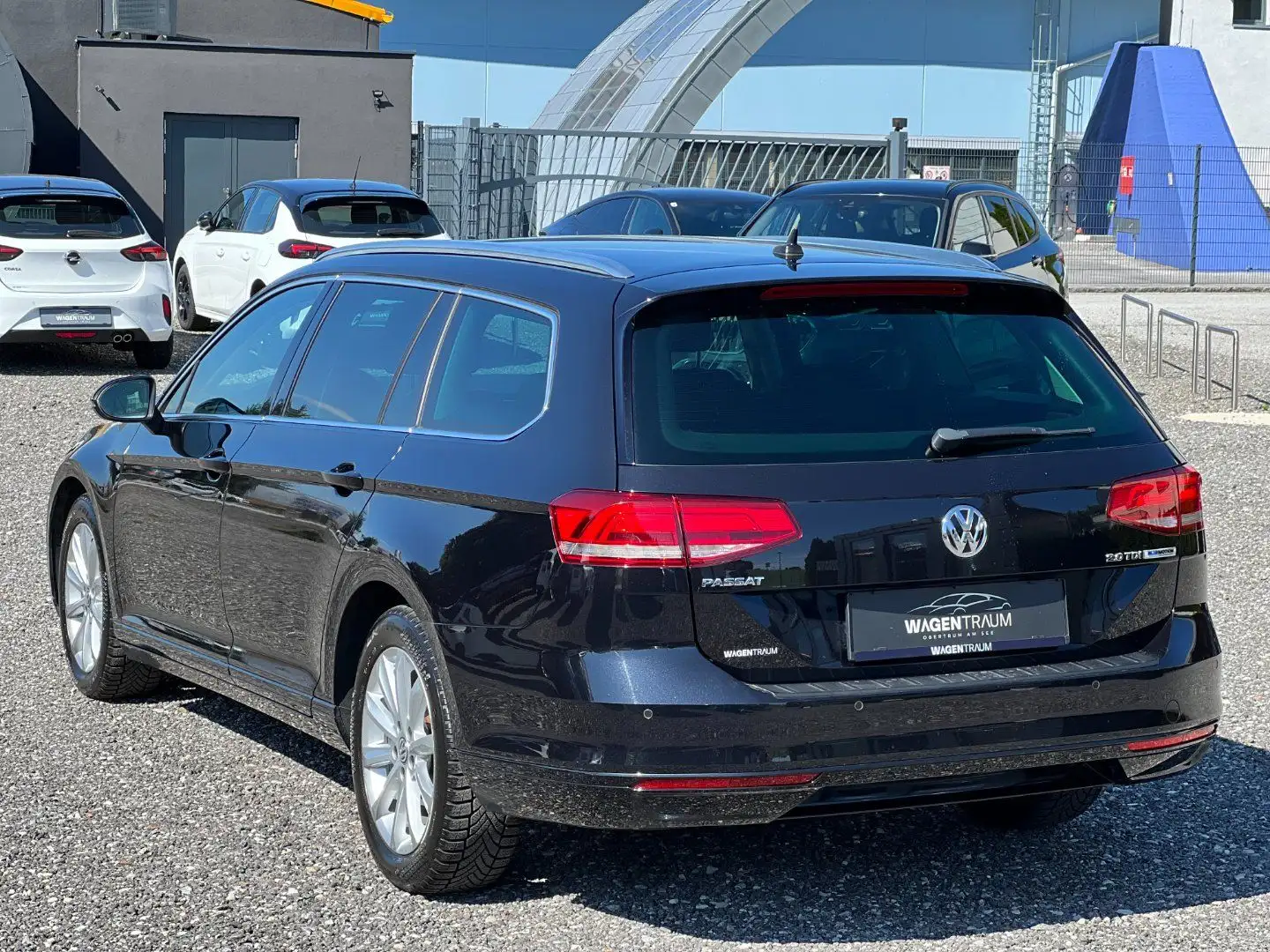 Volkswagen Passat Variant 2.0 TDI - DSG - Massage - Navi - Sideasisst Schwarz - 2