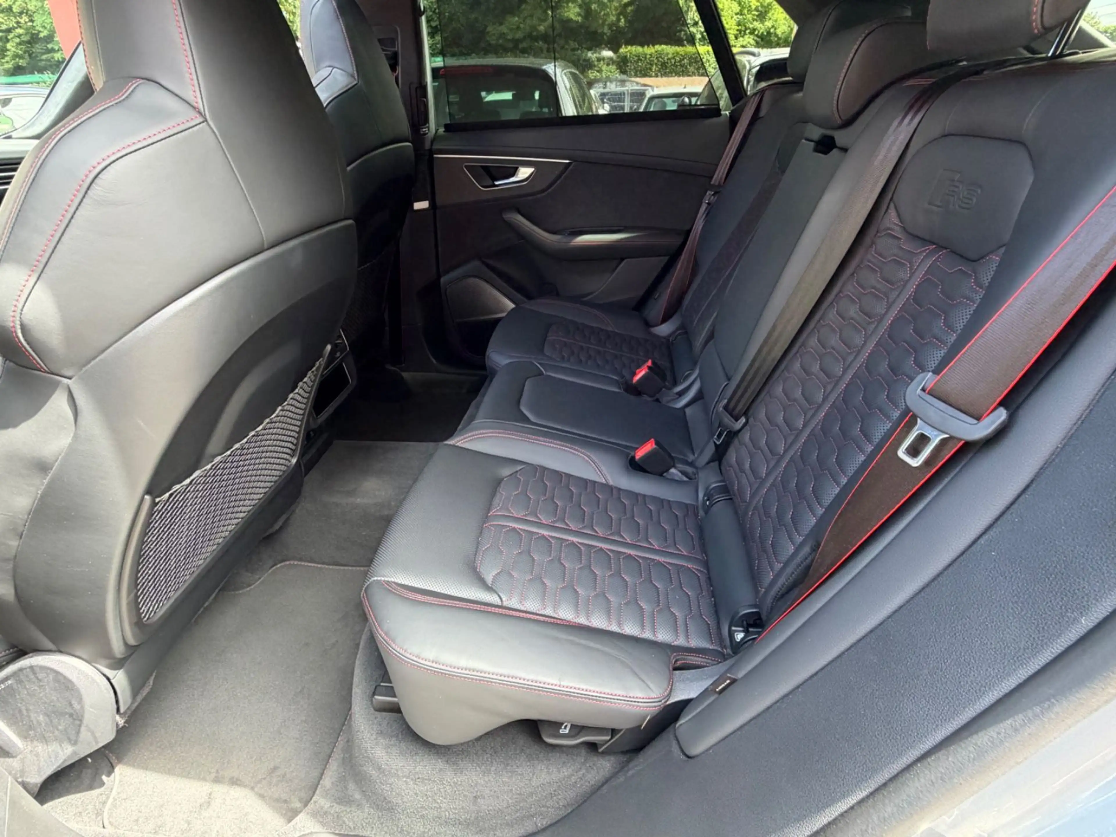 Audi RS Q8 4.0 TFSI quattro — photo 13