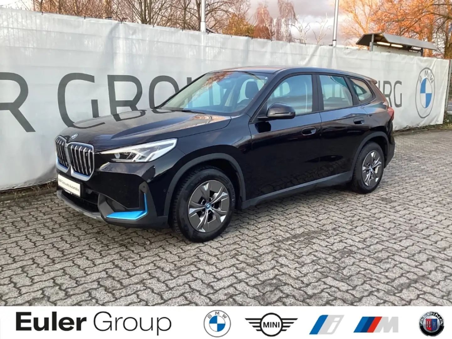 BMW iX1 xDrive 30 Navi Sitzheizung Park Assist Adaptives M Schwarz - 1