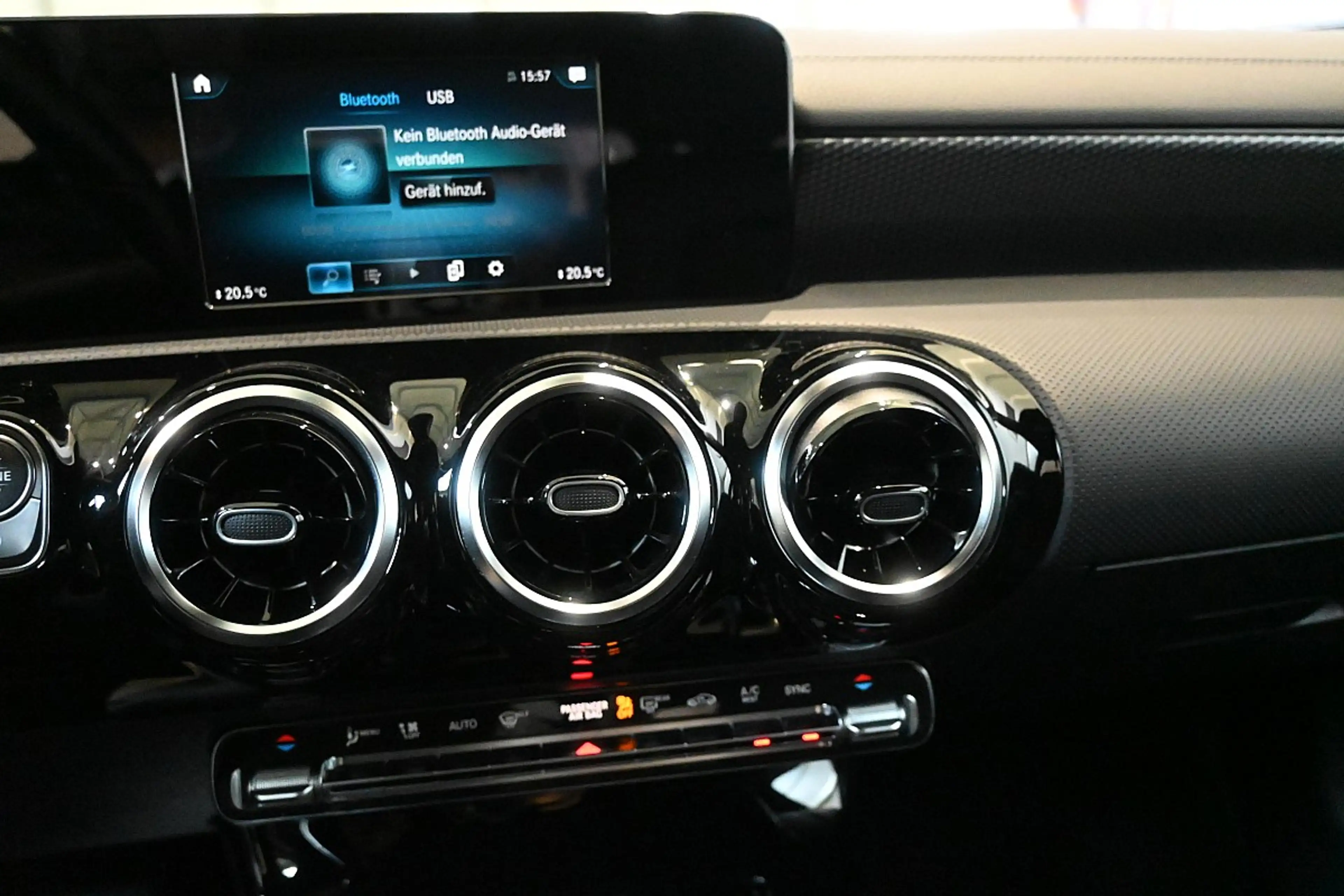 Mercedes-Benz A 200 d 4MATIC Aut LEDER LED NAVI PARKASSISTENT — photo 13