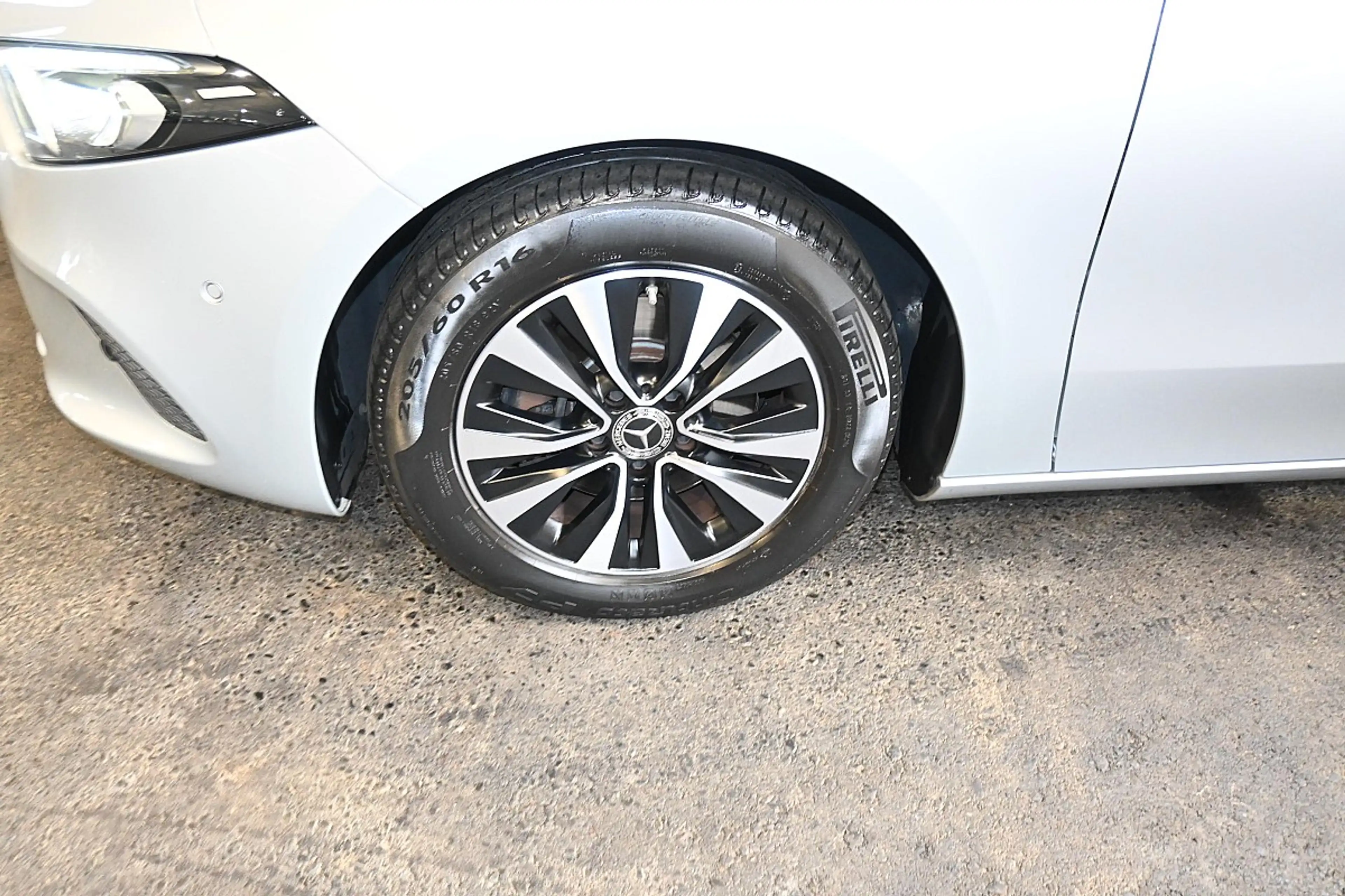 Mercedes-Benz A 200 d 4MATIC Aut LEDER LED NAVI PARKASSISTENT — photo 9