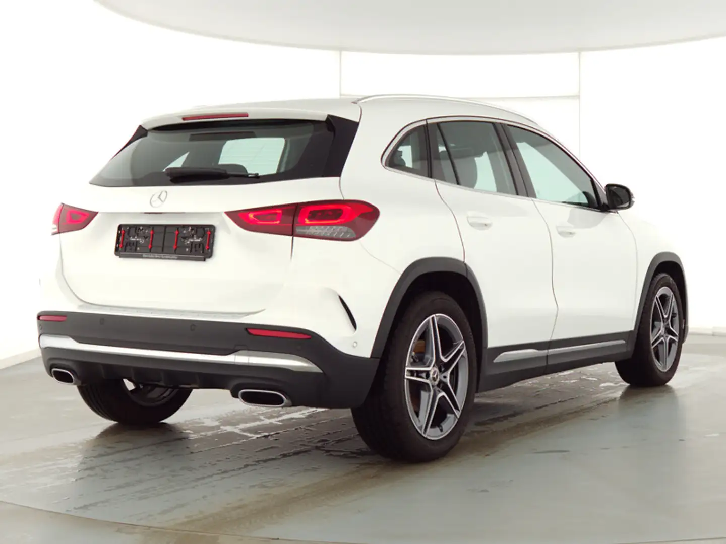 Mercedes-Benz GLA 180 AMG+MBUX+Pano+SHZ+LED+Kam+PDC+EASY-PACK Wit - 2