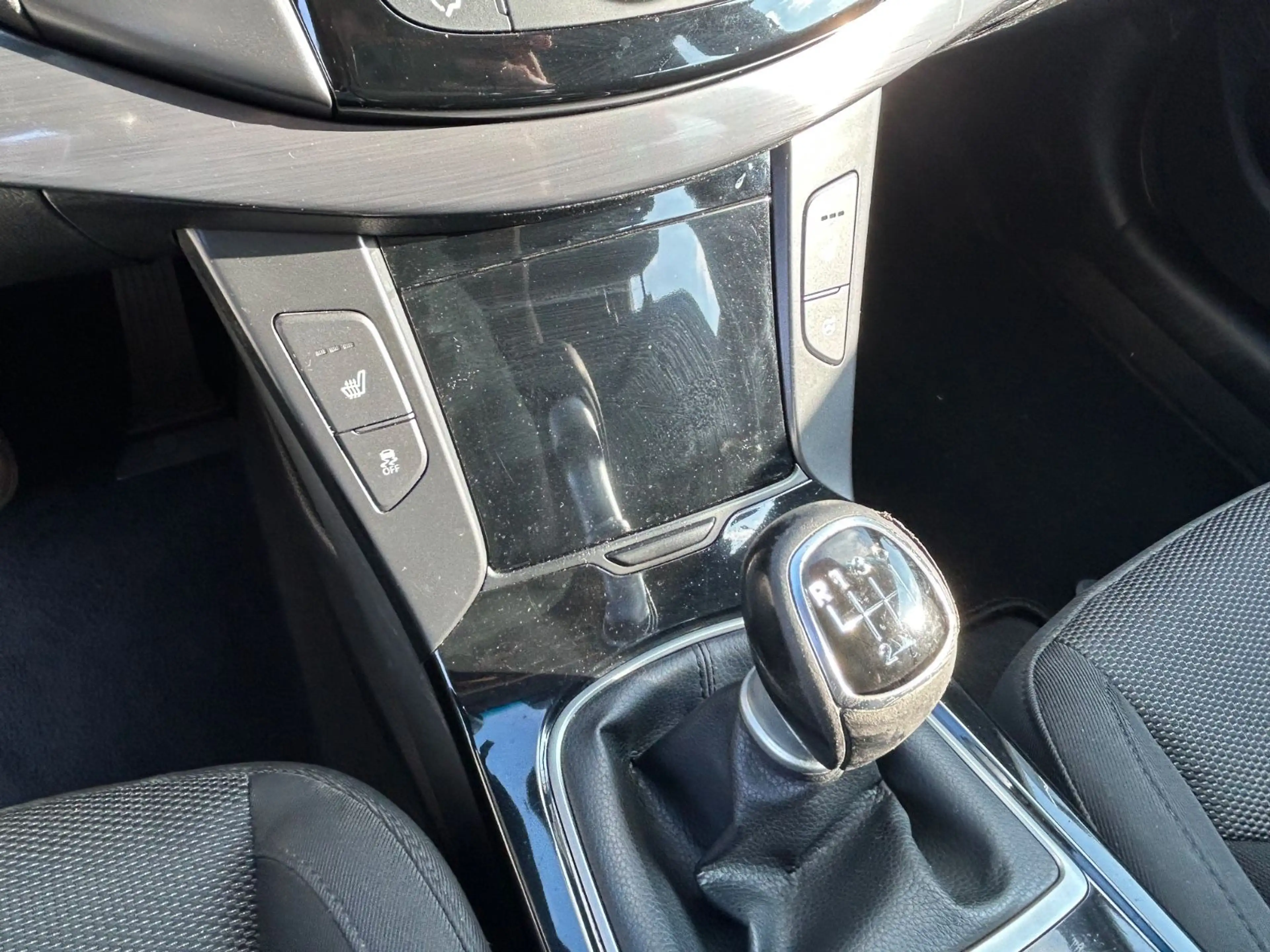 Hyundai i40 CW FIFA World Cup Edition *Navi*LED*SHZ* — photo 12