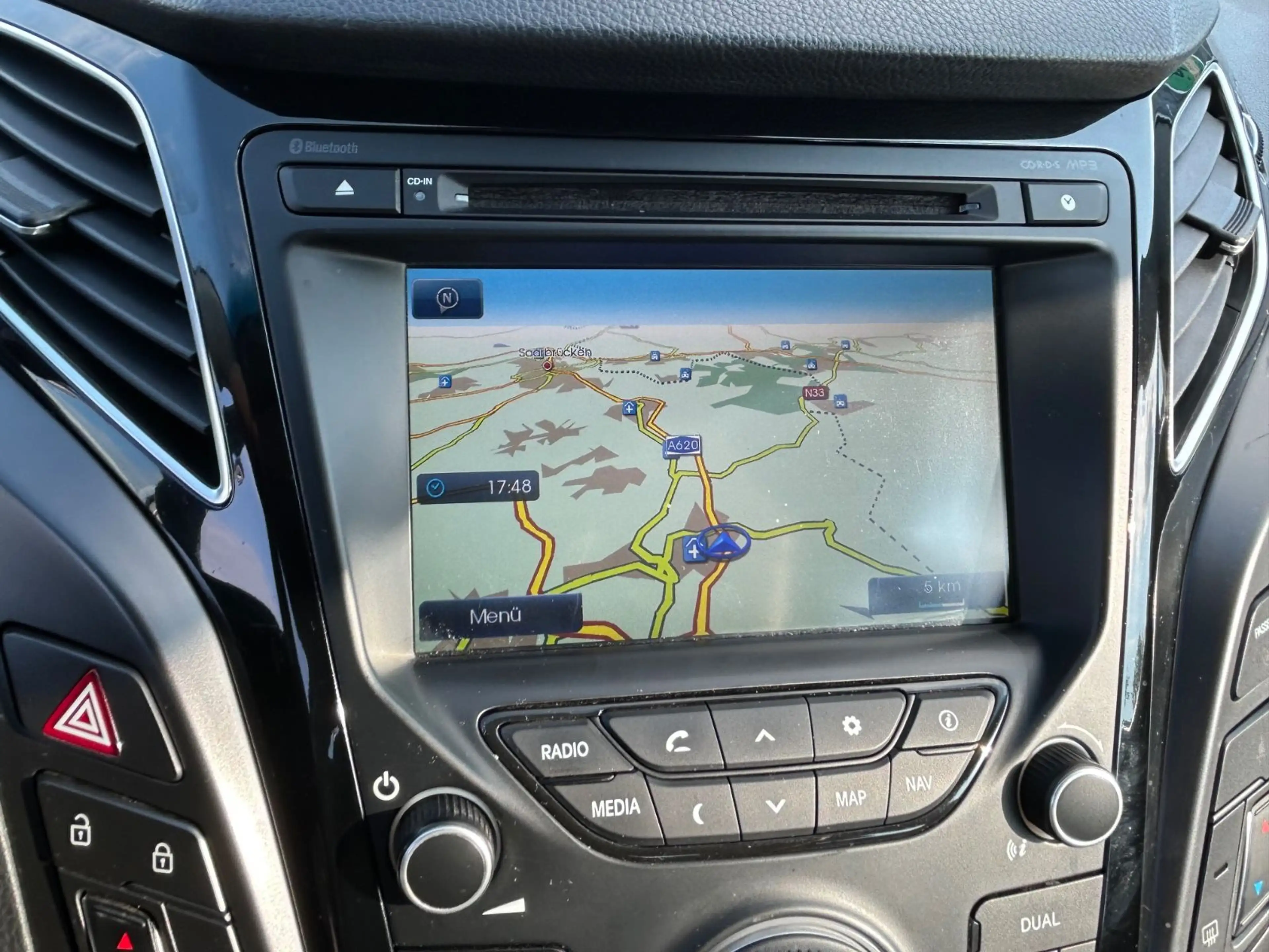 Hyundai i40 CW FIFA World Cup Edition *Navi*LED*SHZ* — photo 10