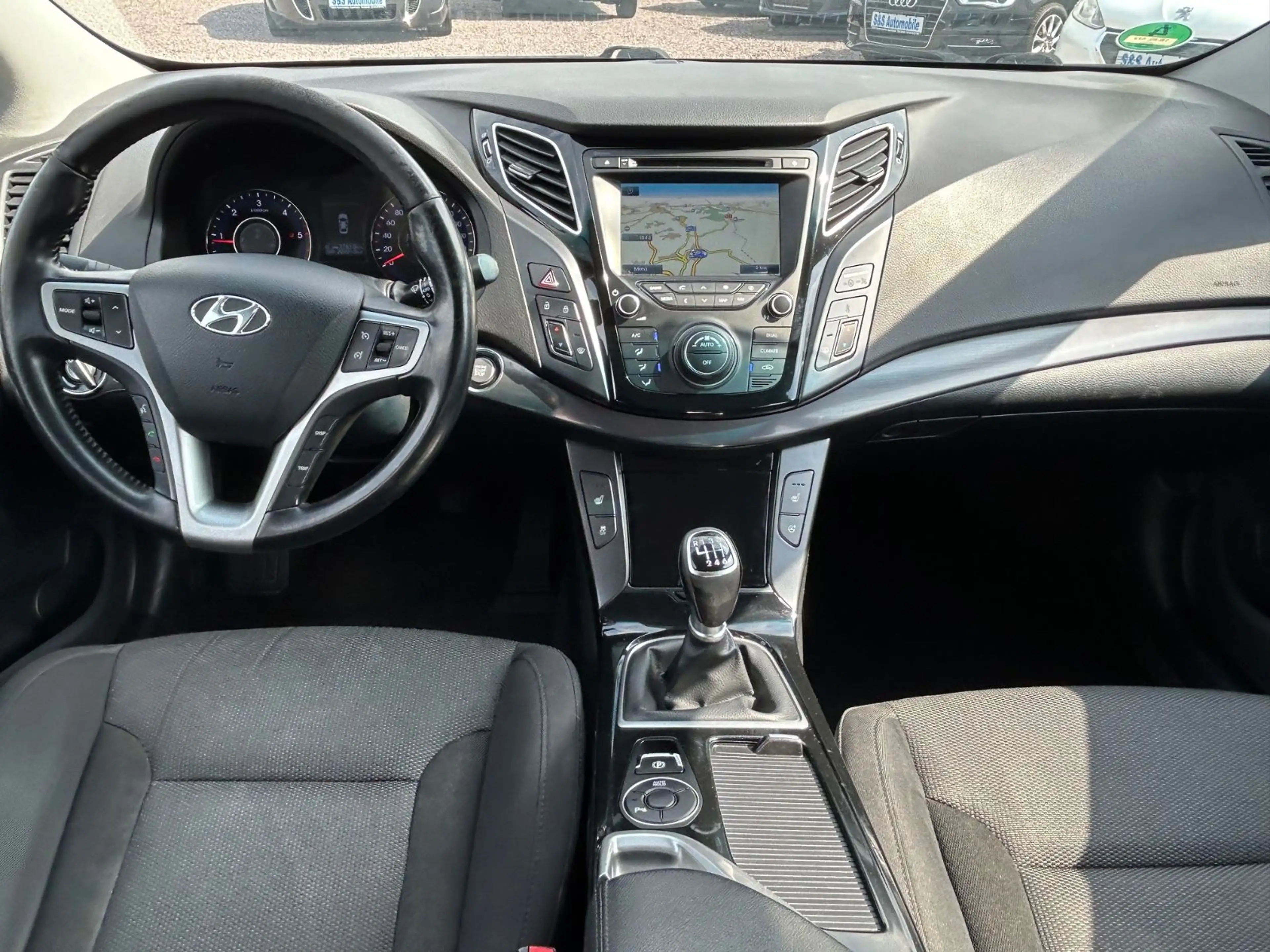 Hyundai i40 CW FIFA World Cup Edition *Navi*LED*SHZ* — photo 9